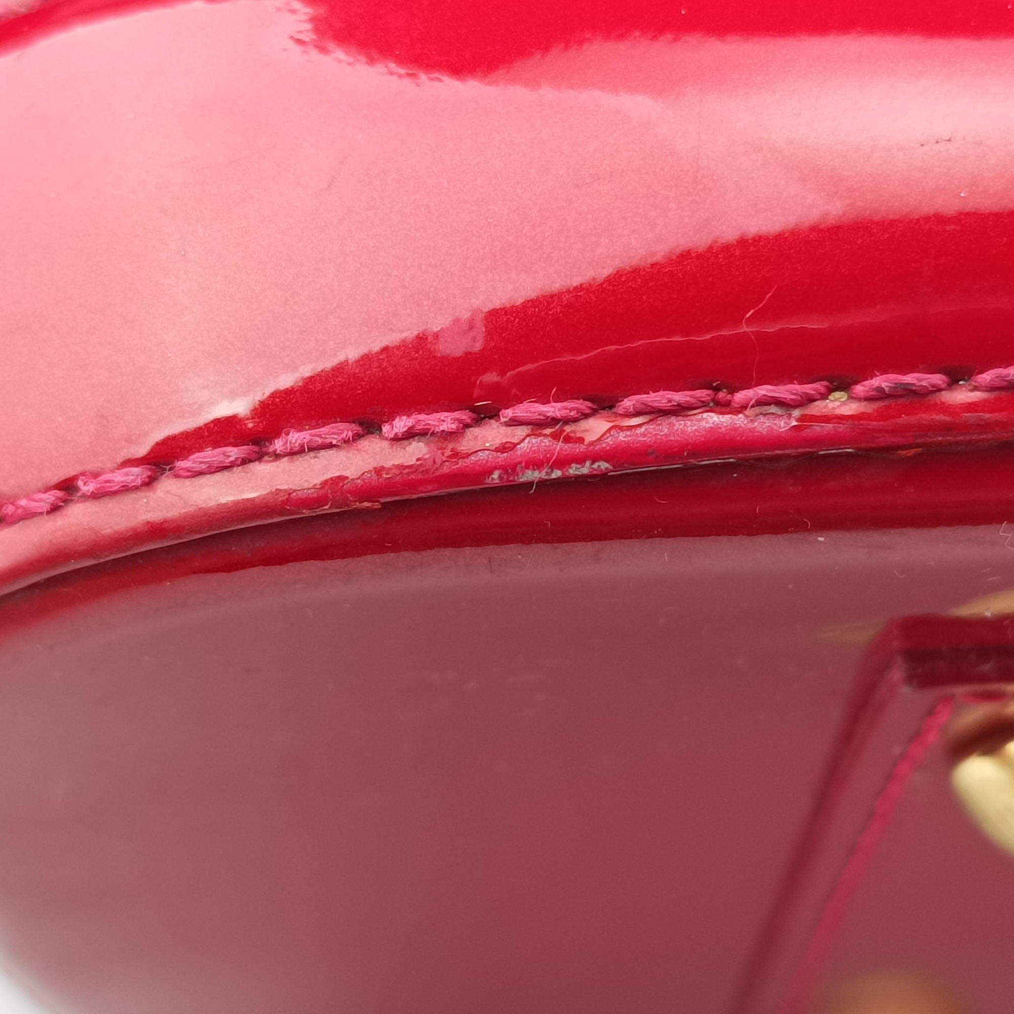 Secondhand Louis Vuitton Alma PM pomme d'amour Vernis M90096 handbag | stylenewstar