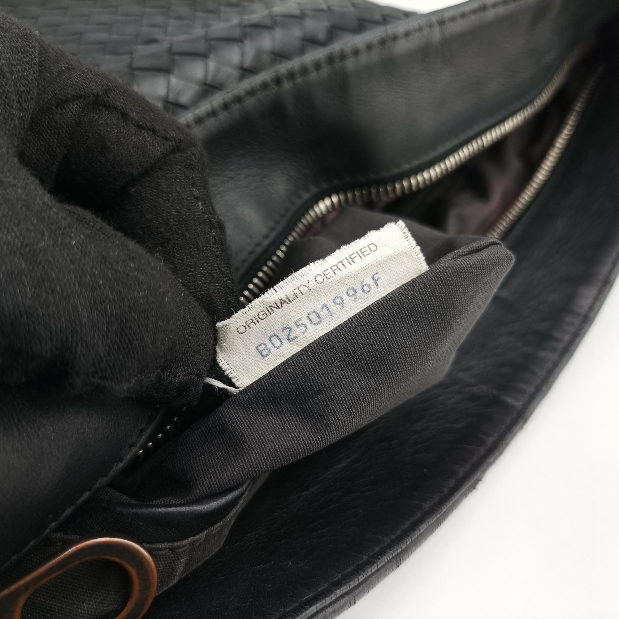 Pre-owned Bottega Veneta Intrecciato Black lambskin  shoulderbag | stylenewstar
