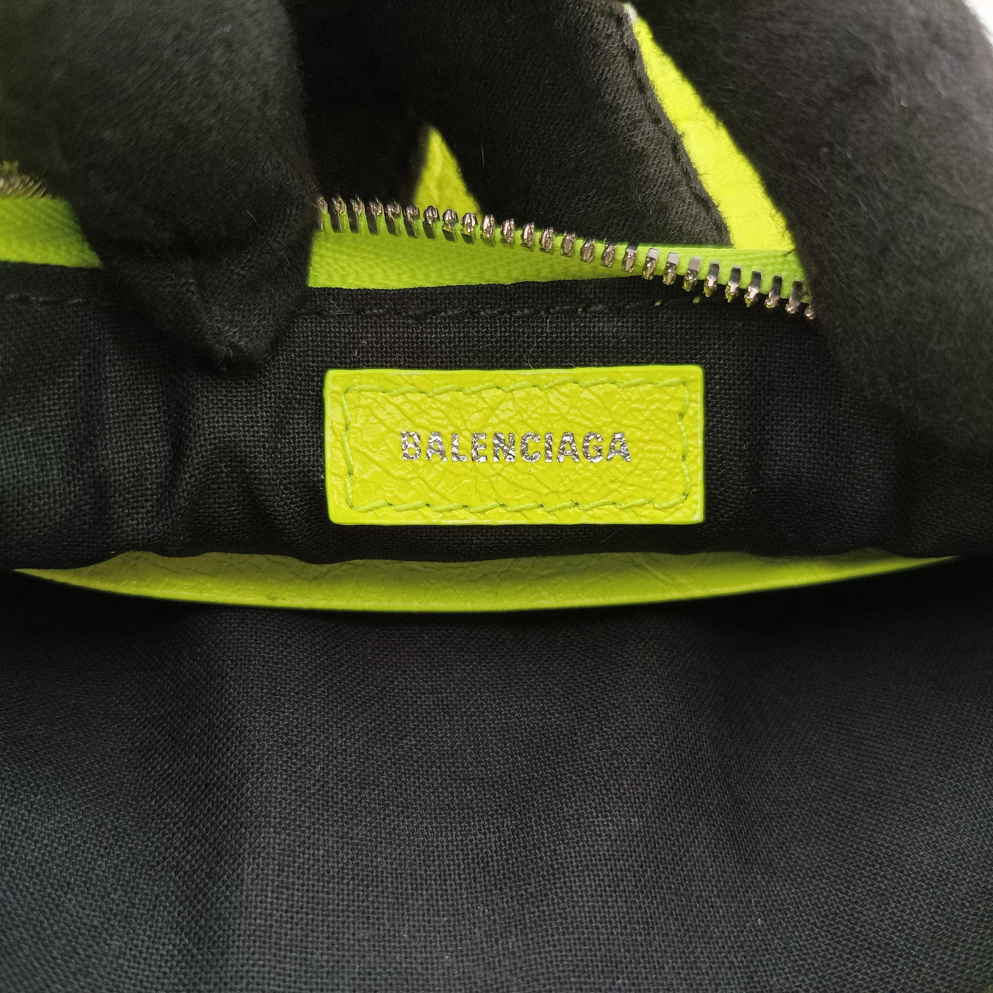 Secondhand Balenciaga Le Cagole Green lambskin  shoulderbag | stylenewstar