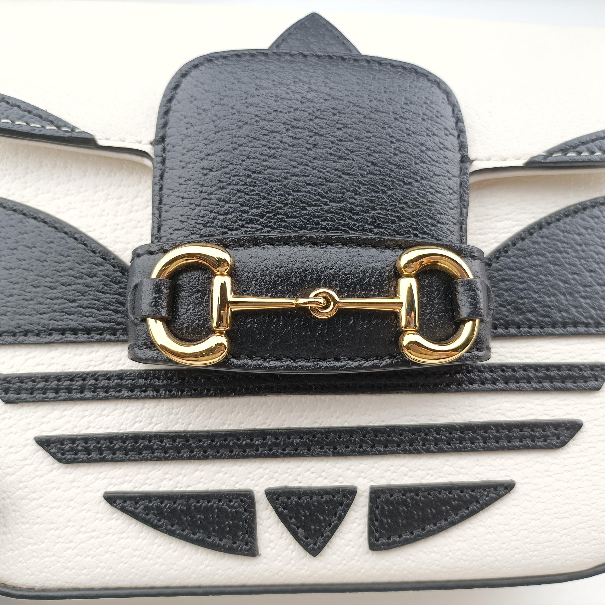 Pre-owned Gucci Adidas collaboration Horsebit 1955 White×Black Leather 658574 shoulderbag | stylenewstar