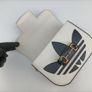 Pre-owned Gucci Adidas collaboration Horsebit 1955 White×Black Leather 658574 shoulderbag | stylenewstar