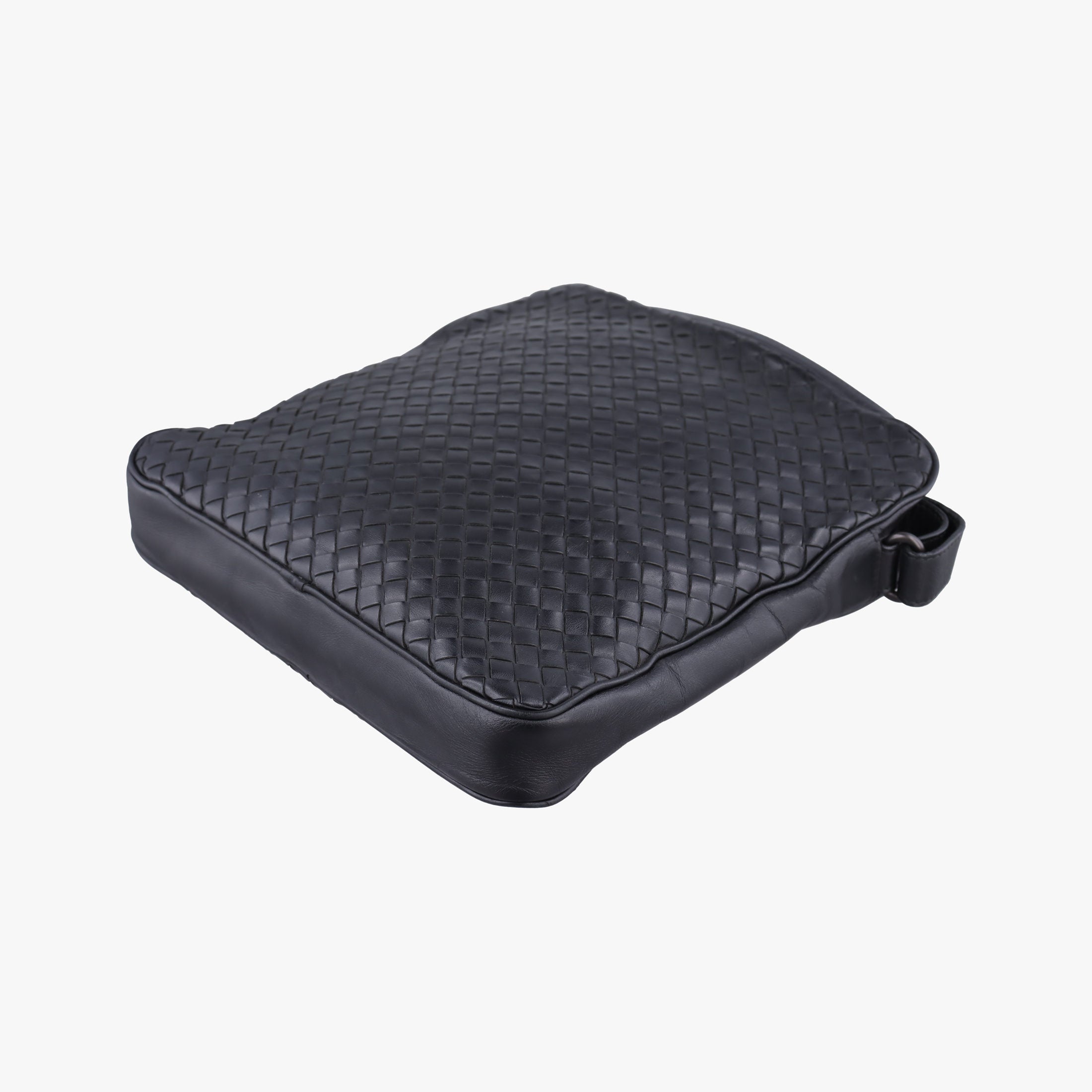 Pre-owned Bottega Veneta Intrecciato Black lambskin  shoulderbag | stylenewstar