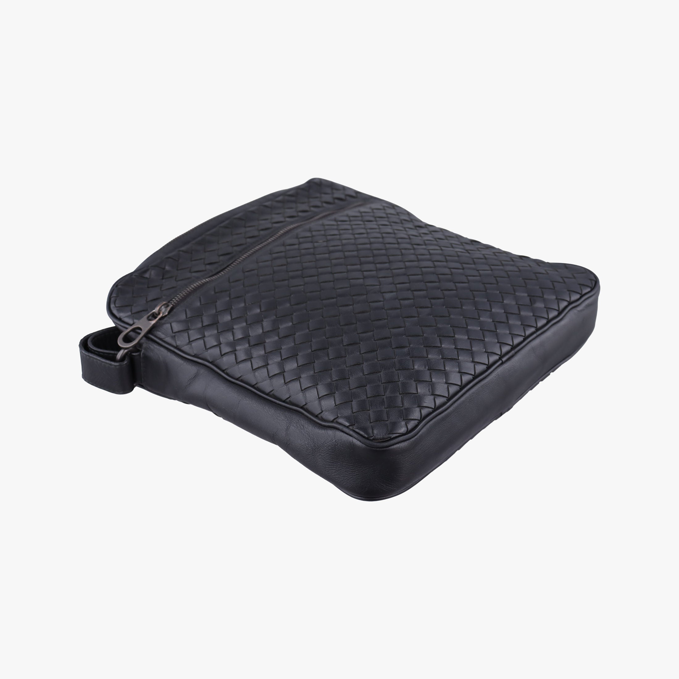 Pre-owned Bottega Veneta Intrecciato Black lambskin  shoulderbag | stylenewstar