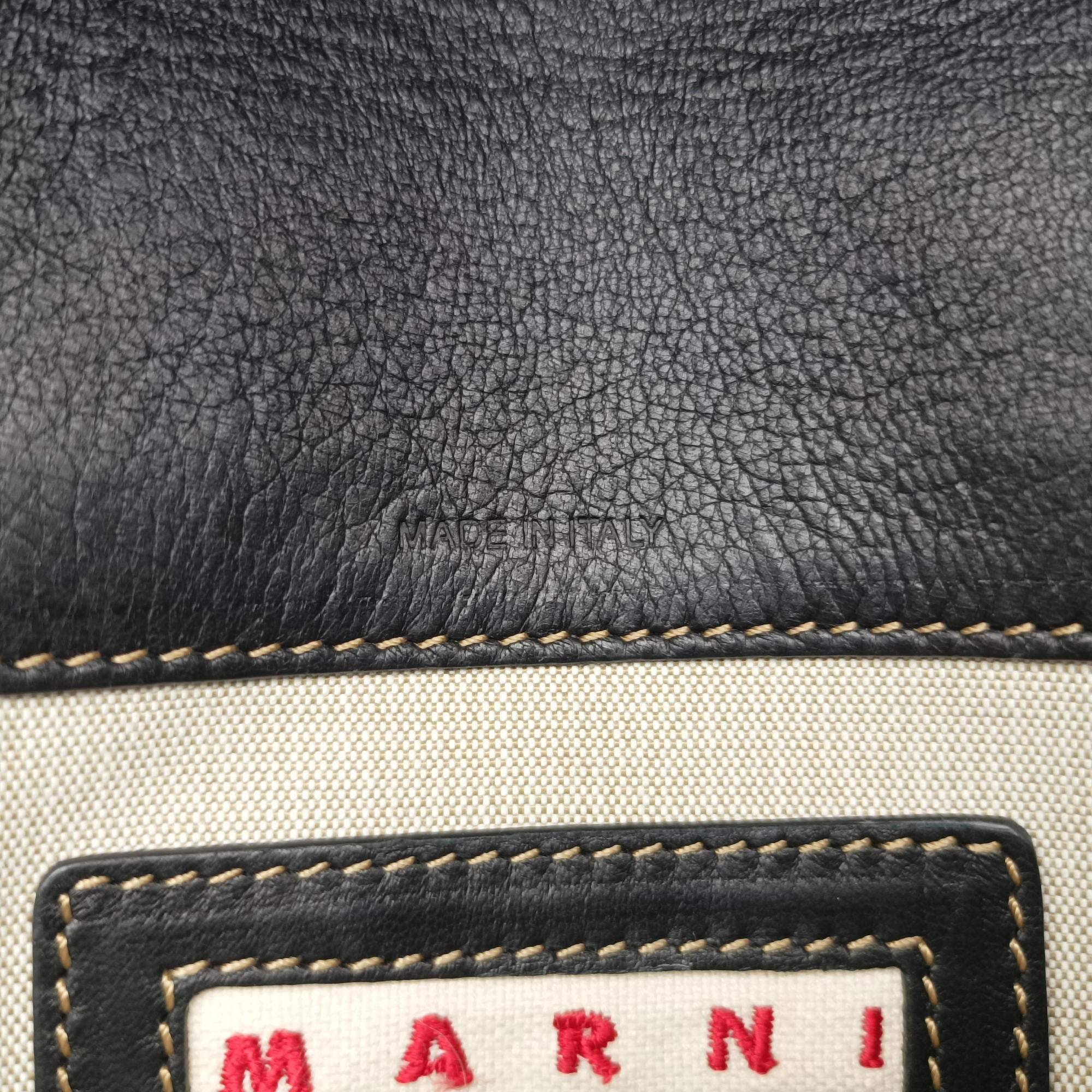 Vintage Marni Trunk Black Leather  shoulderbag | stylenewstar