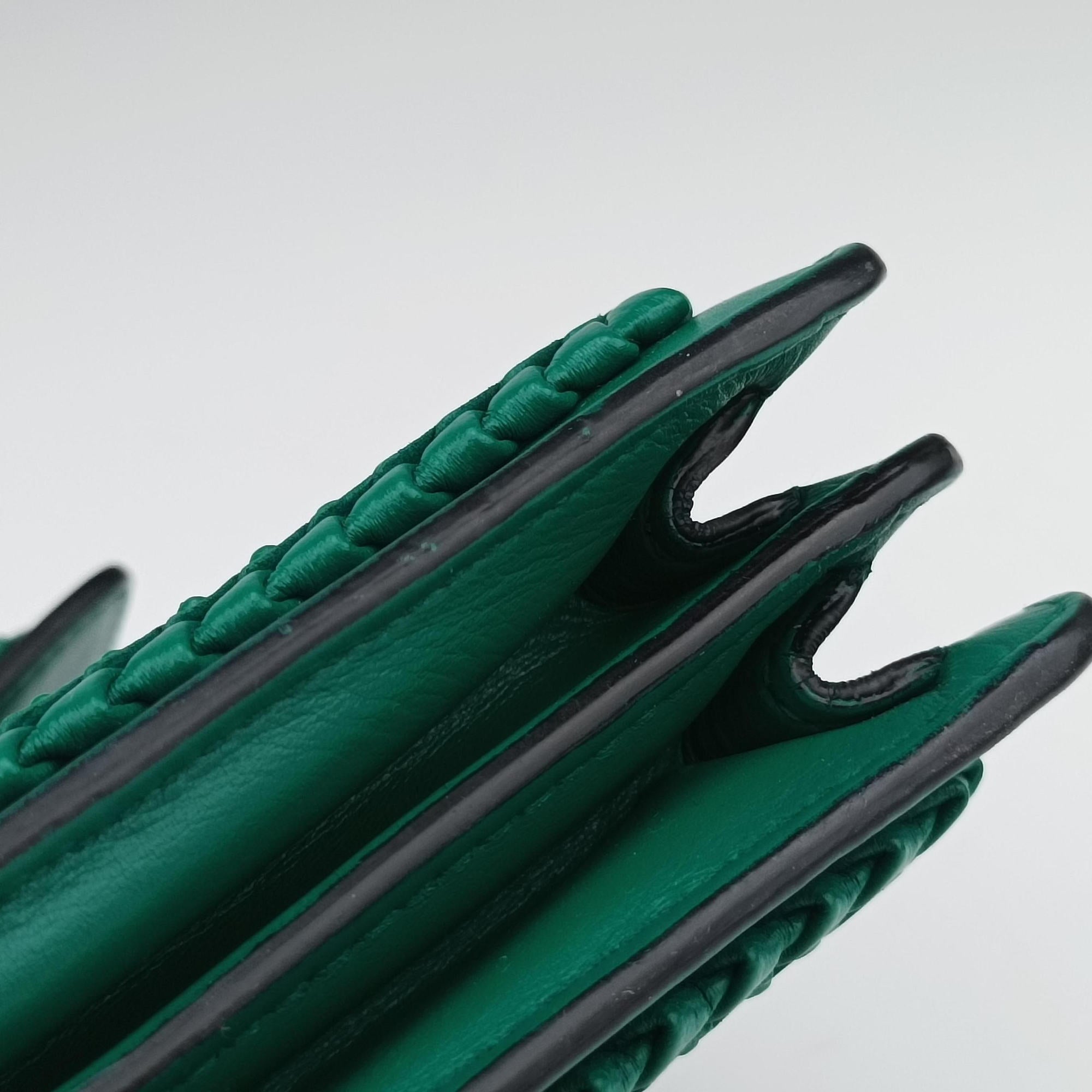Pre-owned Bvlgari Serpenti Forever Green leather  shoulderbag | stylenewstar