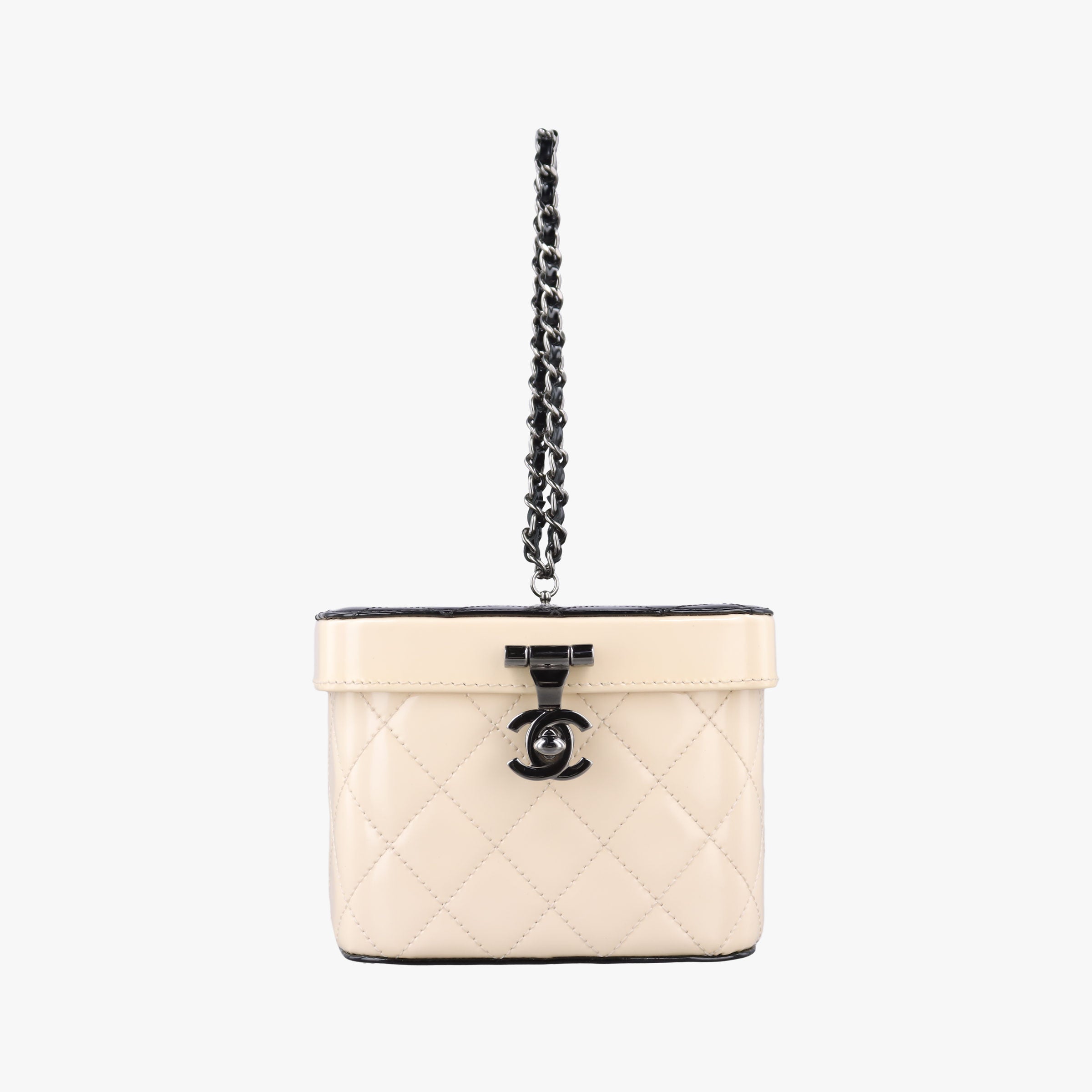 Pre-owned Chanel Vanity Matelasse Chain Handle White Patent Leather A91055 handbag | stylenewstar