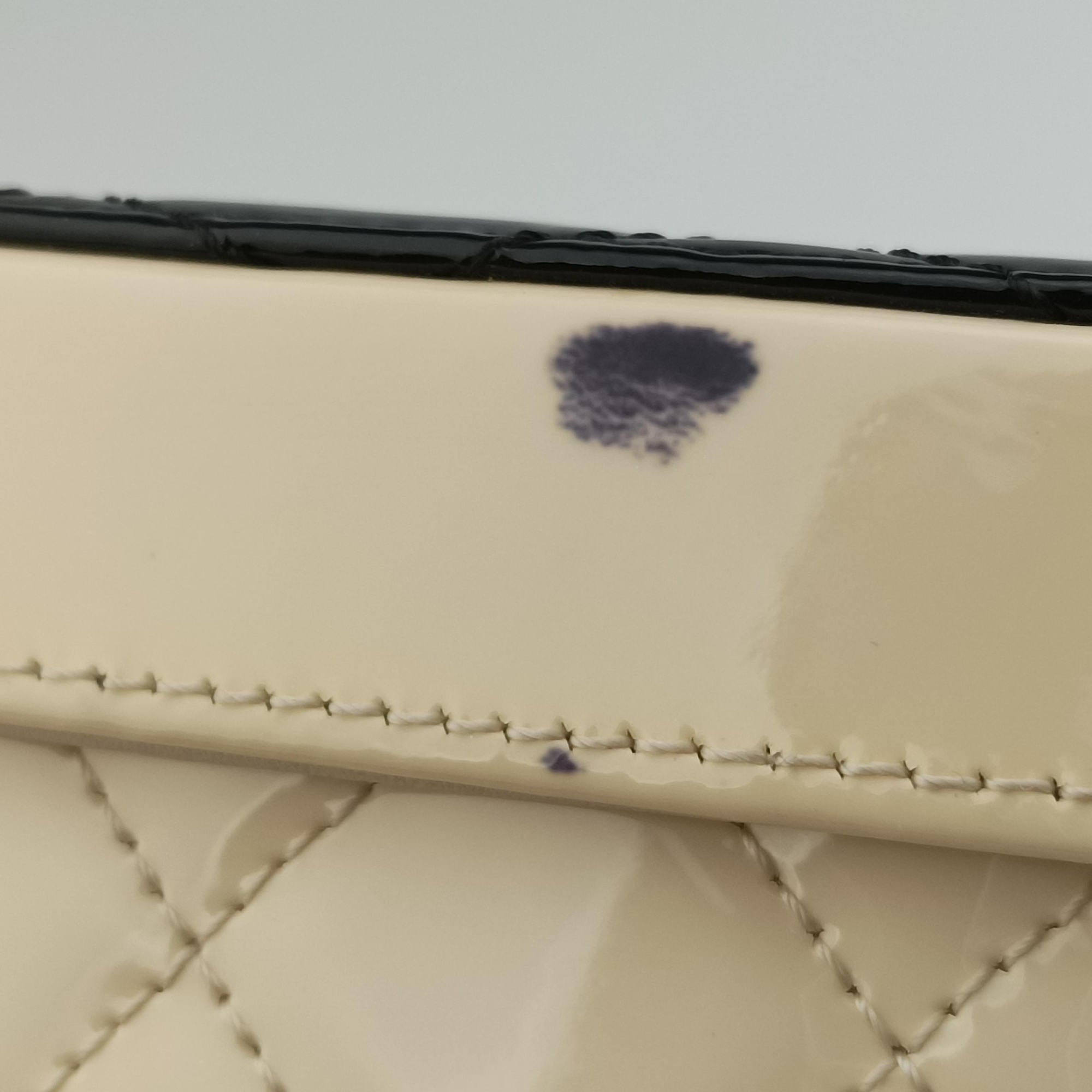 Pre-owned Chanel Vanity Matelasse Chain Handle White Patent Leather A91055 handbag | stylenewstar