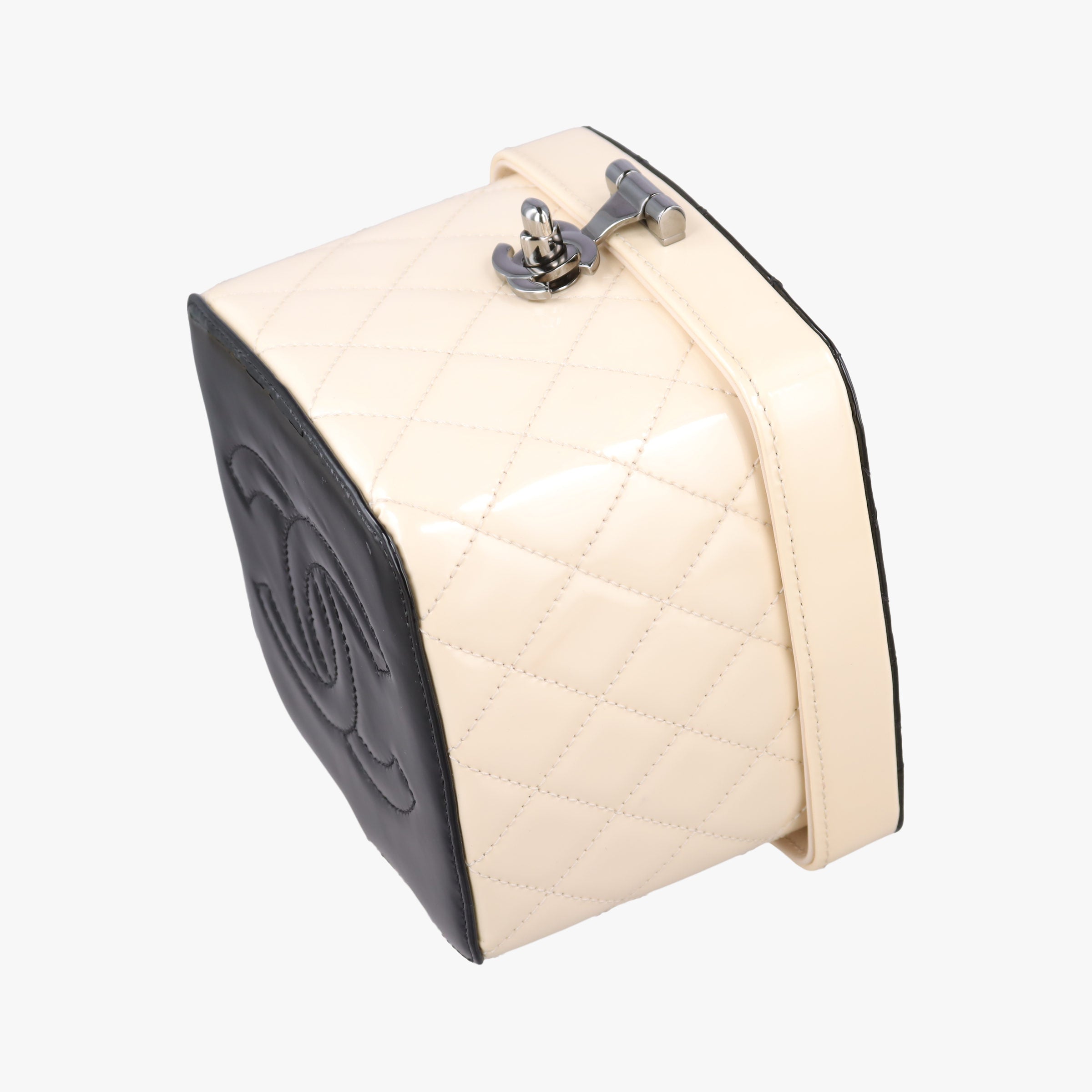 Pre-owned Chanel Vanity Matelasse Chain Handle White Patent Leather A91055 handbag | stylenewstar