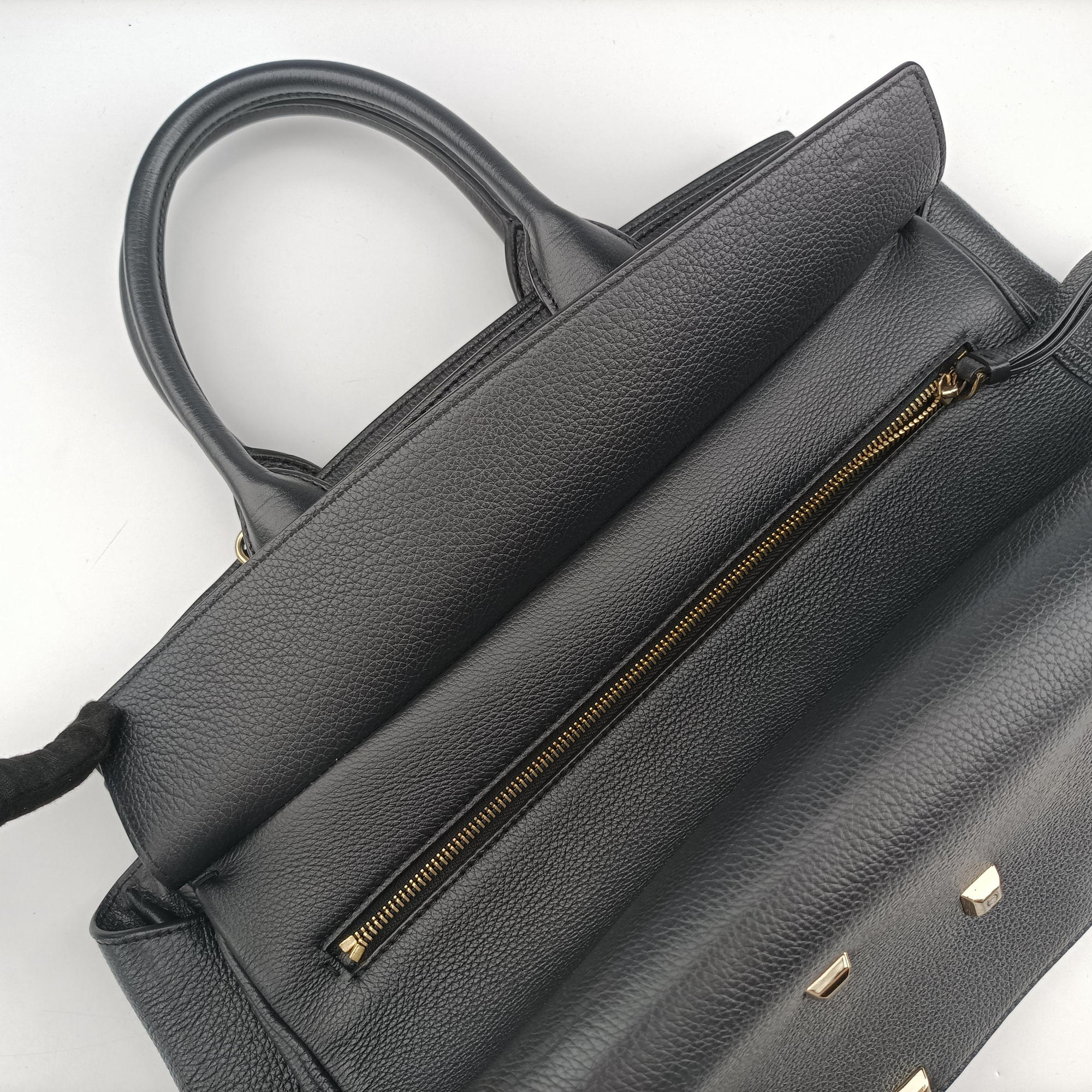 Pre-owned Ferragamo Studio Dark Gray Grained Calfskin  shoulderbag | stylenewstar