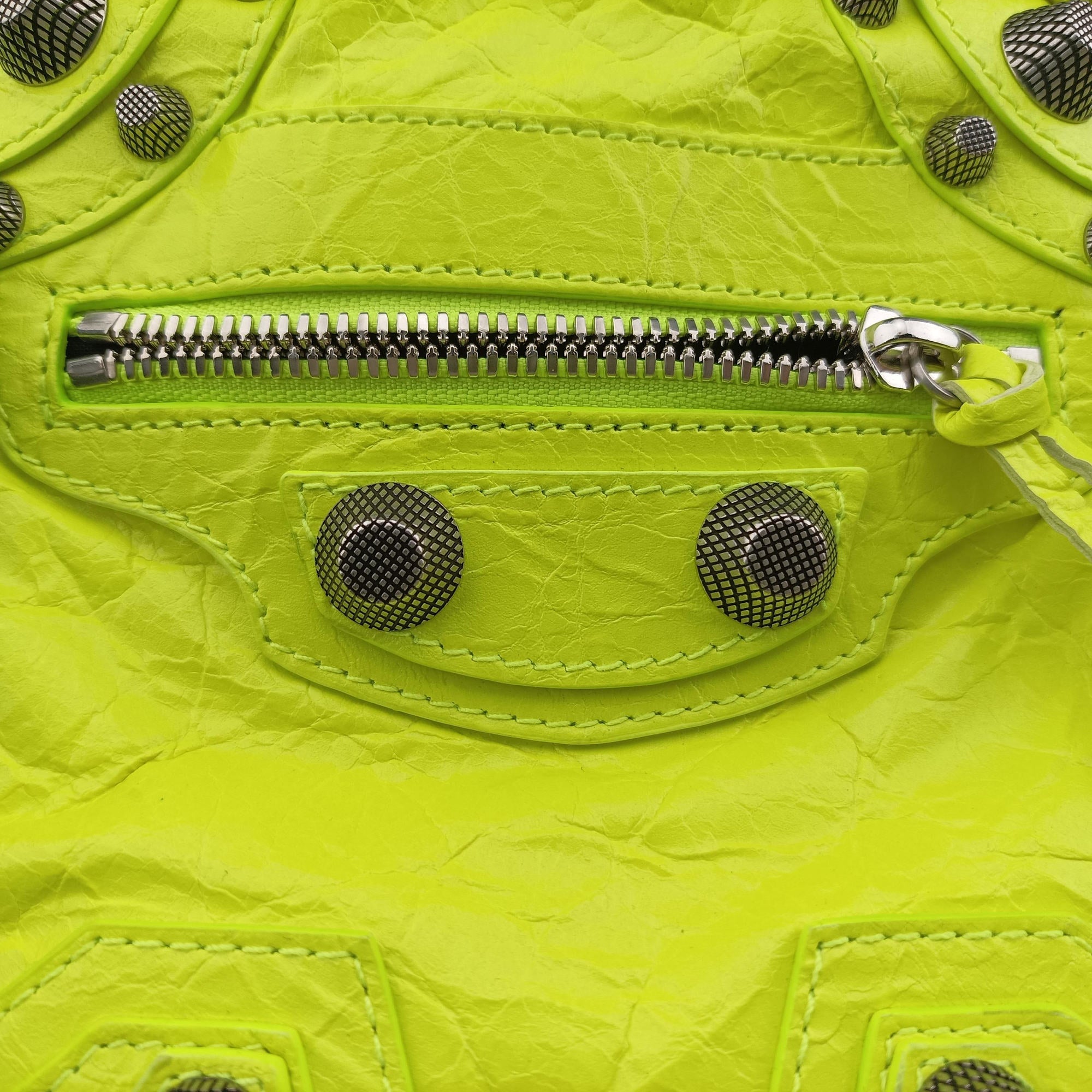 Pre-owned Balenciaga Le Cagole Neon Yellow lambskin  shoulderbag | stylenewstar