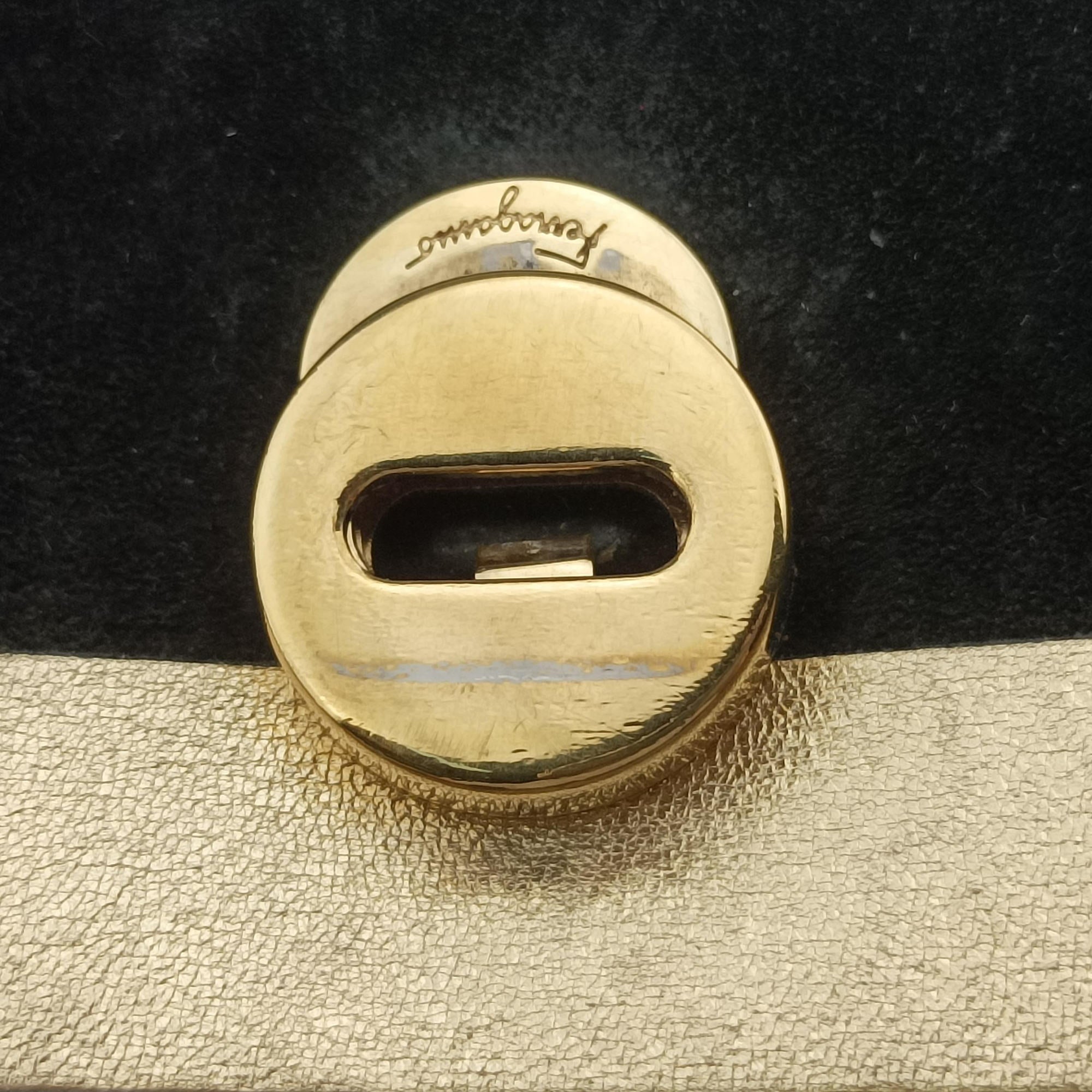 Pre-owned Ferragamo Vara Stripe Black× Gold×Silver Leather  shoulderbag | stylenewstar