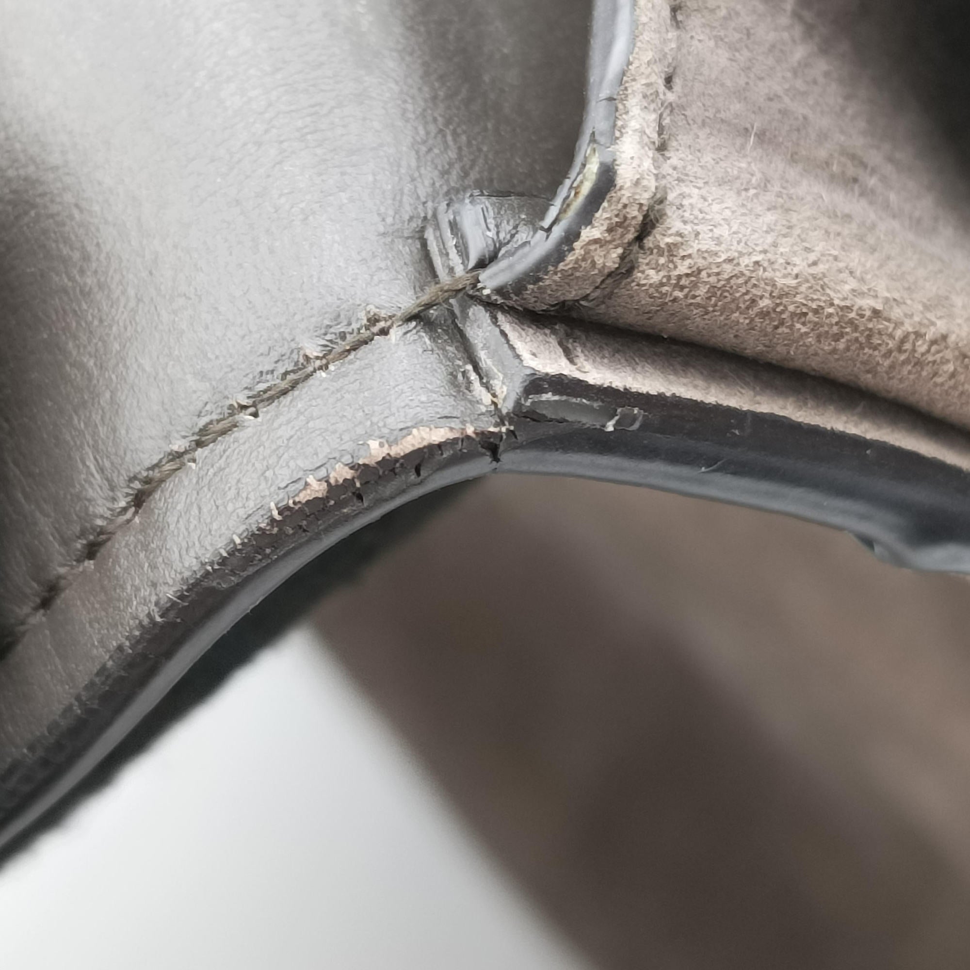 Secondhand Ferragamo Margot Grey×Taupe Mixed Suede × leather  shoulderbag | stylenewstar