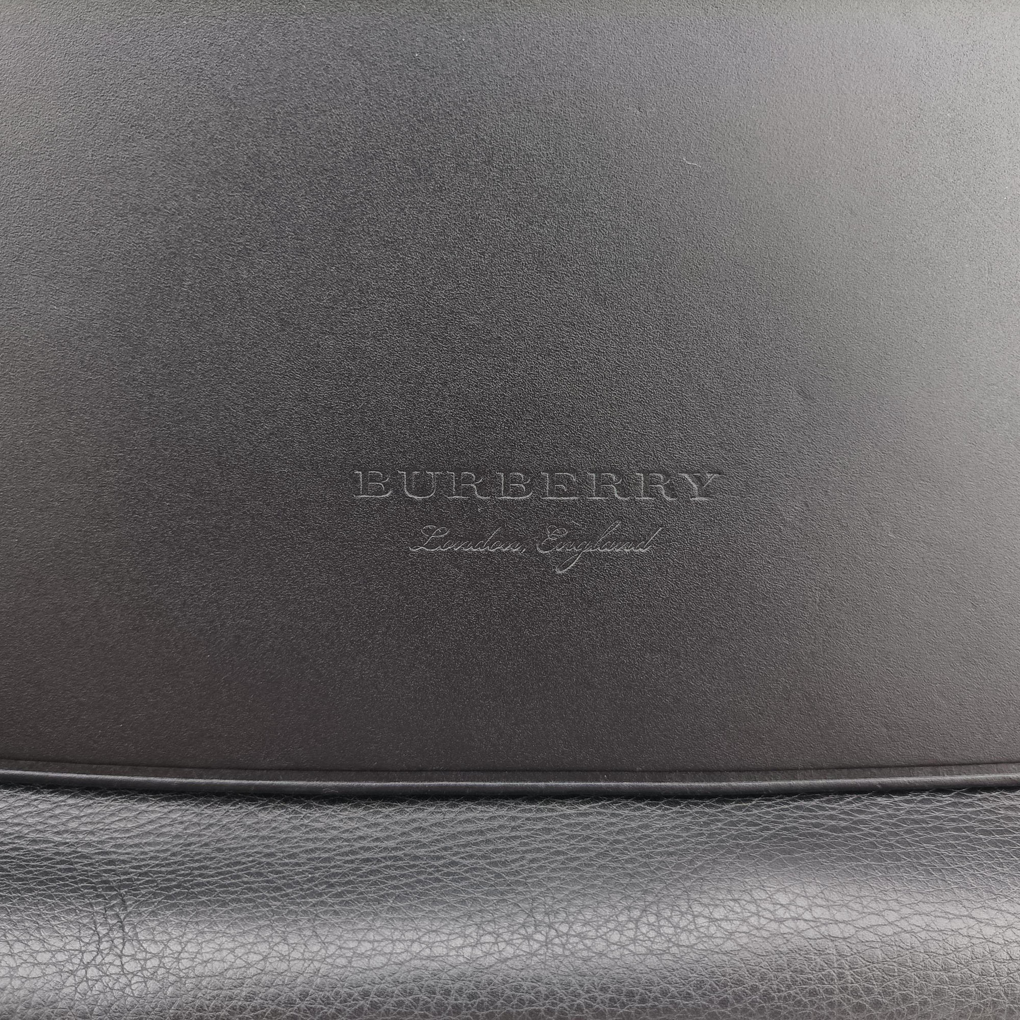 Pre-owned Burberry Bridle Black Leather  shoulderbag | stylenewstar