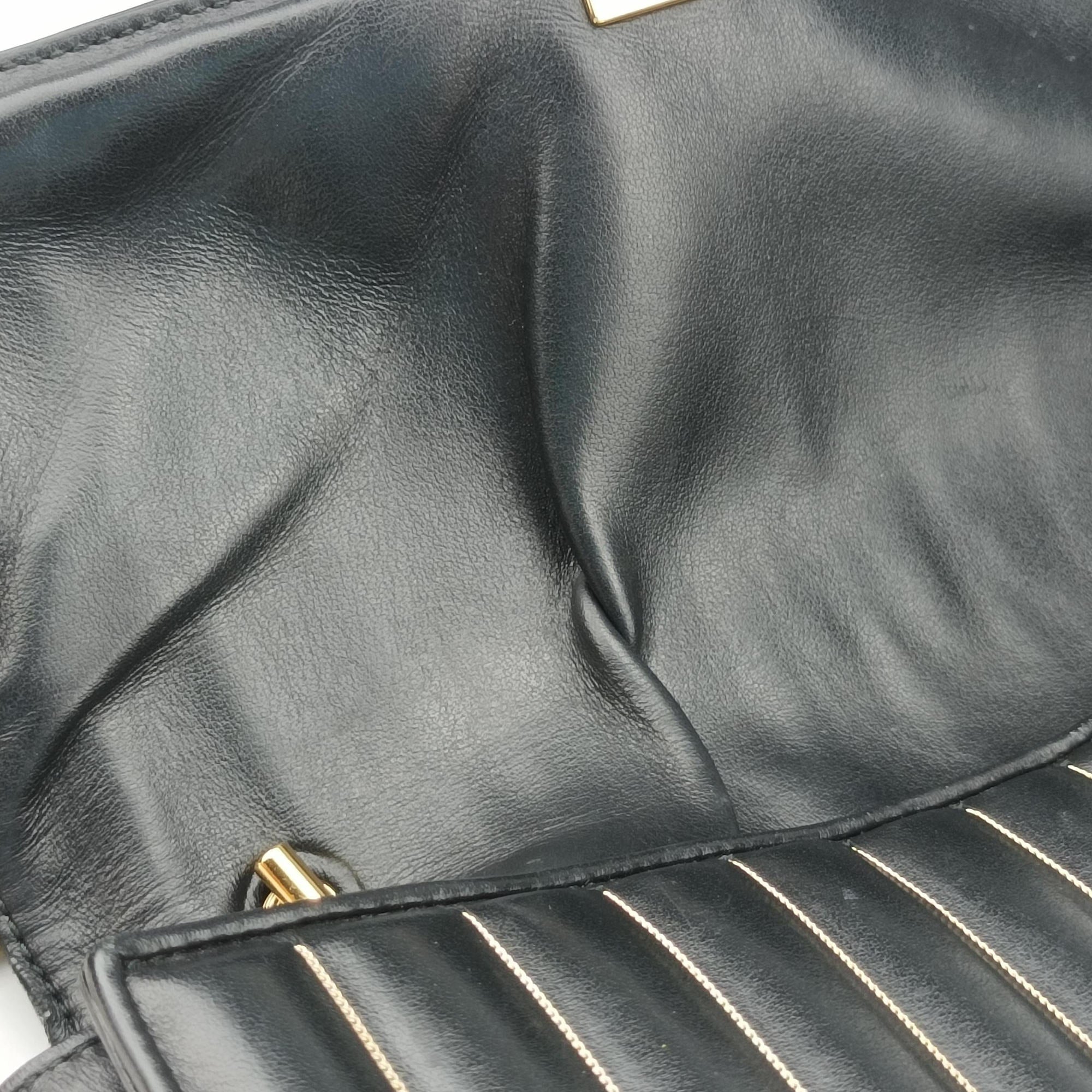 Pre-owned Ferragamo Vara Logo Ribbon Stripe Black Leather  shoulderbag | stylenewstar