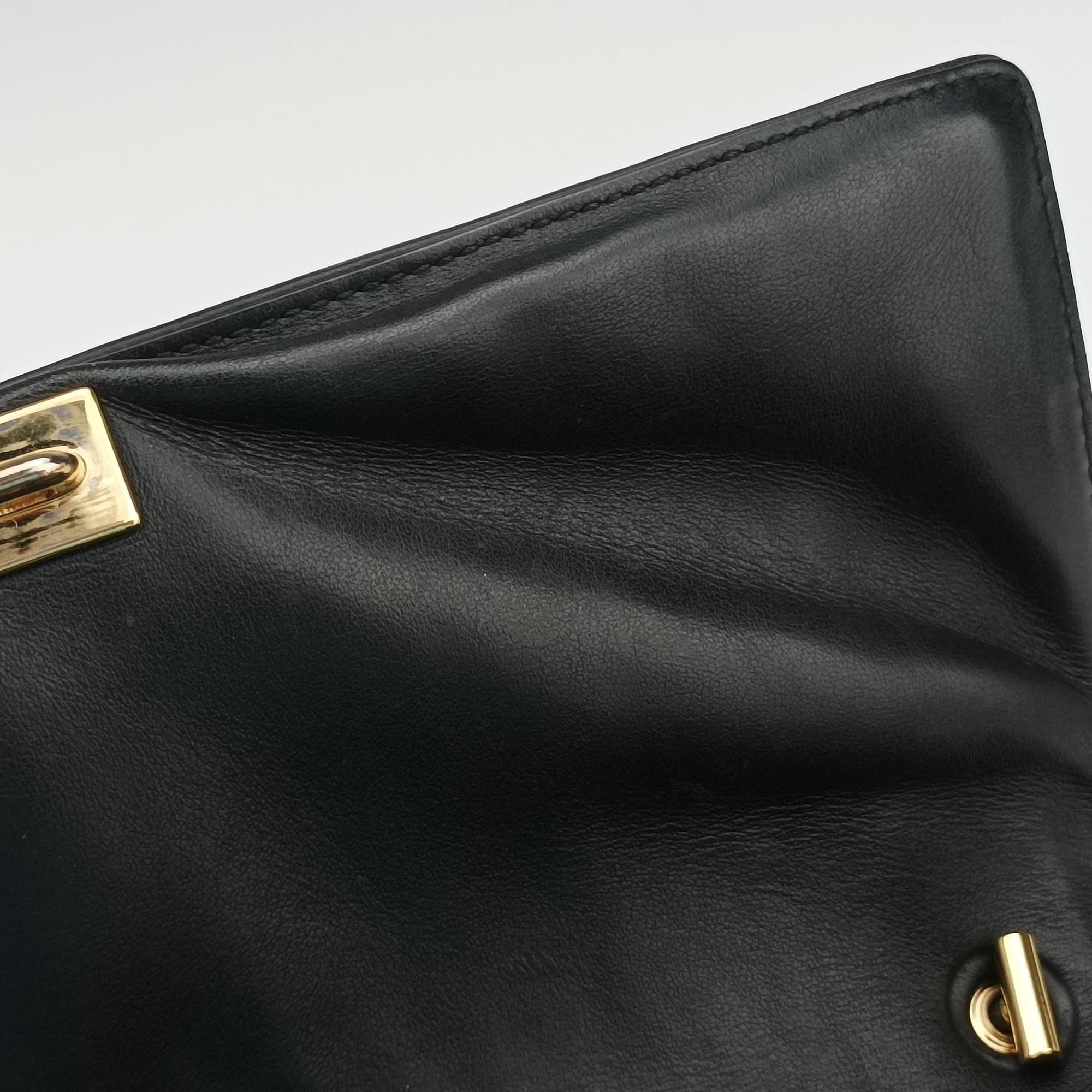 Pre-owned Ferragamo Vara Logo Ribbon Stripe Black Leather  shoulderbag | stylenewstar