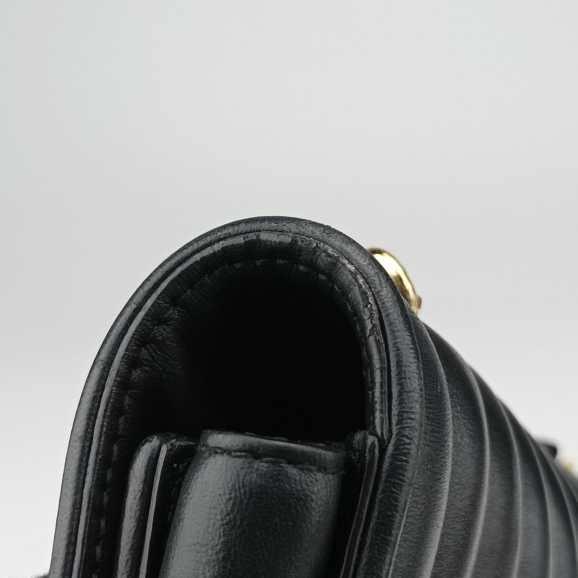 Pre-owned Ferragamo Vara Logo Ribbon Stripe Black Leather  shoulderbag | stylenewstar