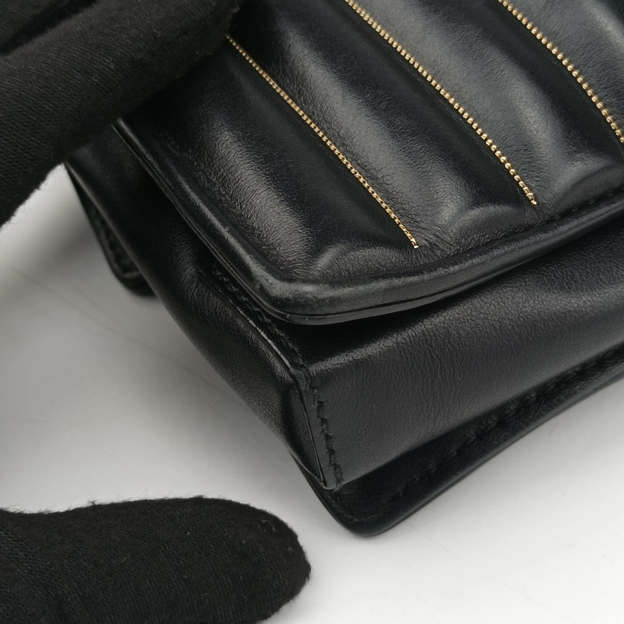 Pre-owned Ferragamo Vara Logo Ribbon Stripe Black Leather  shoulderbag | stylenewstar
