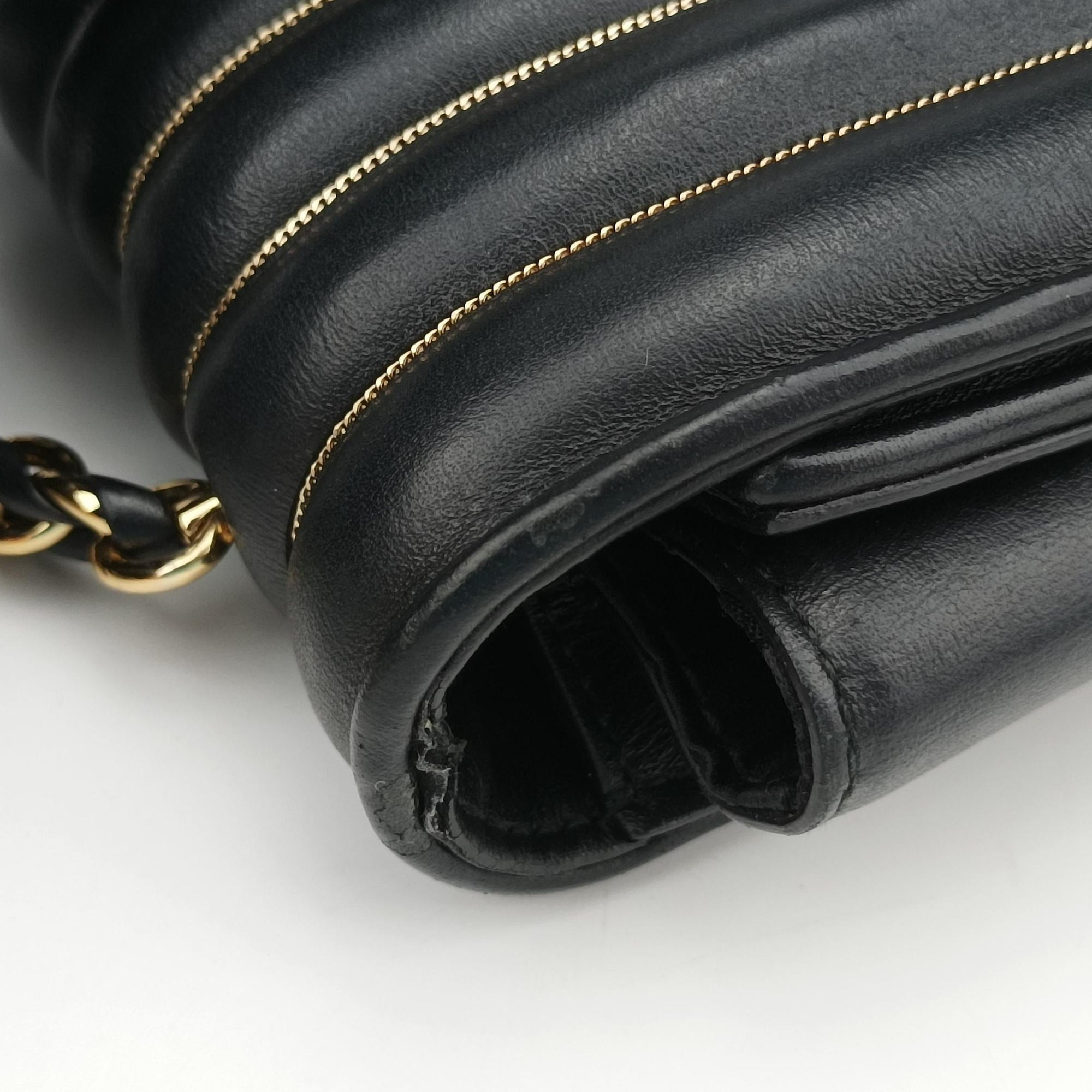 Pre-owned Ferragamo Vara Logo Ribbon Stripe Black Leather  shoulderbag | stylenewstar