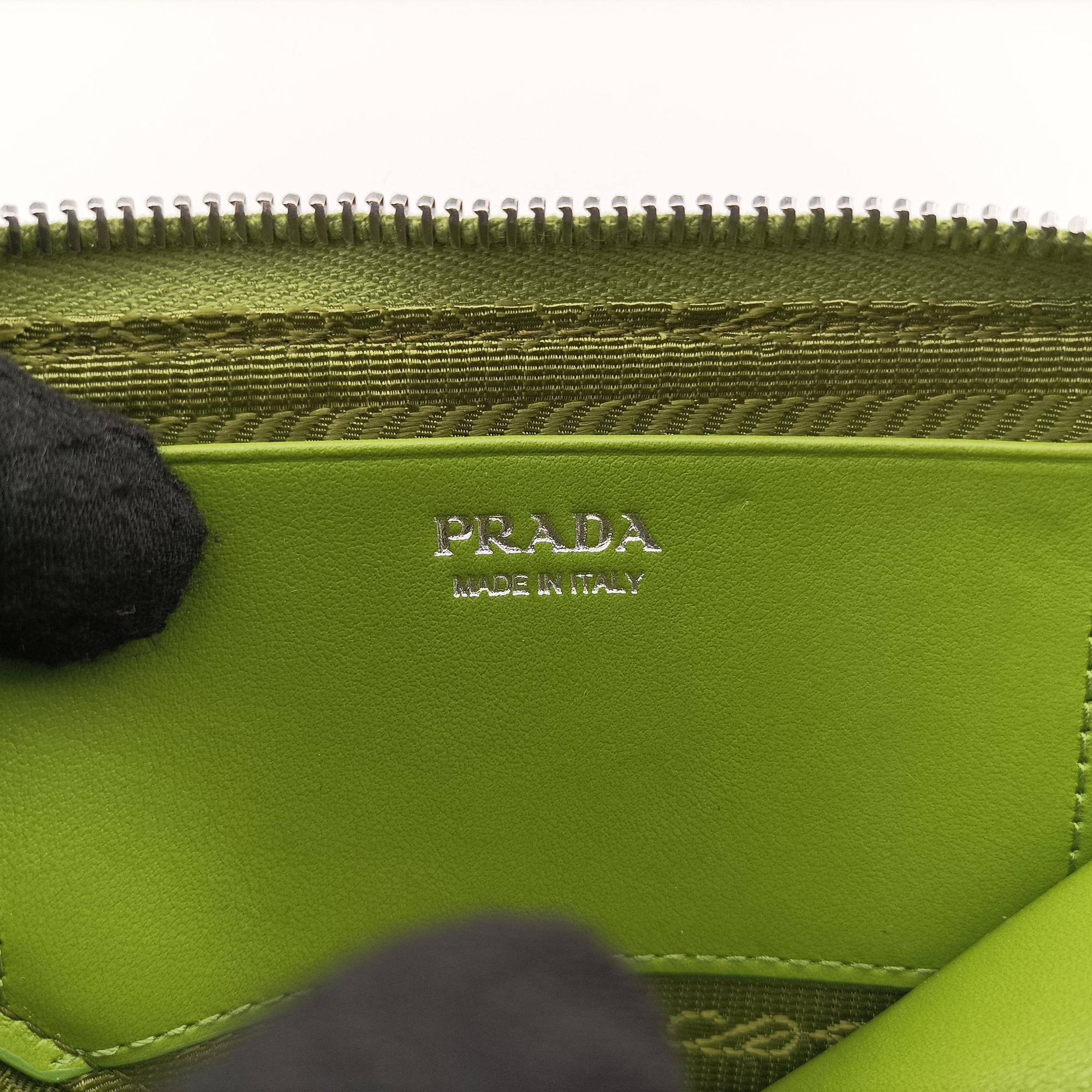 Pre-owned Prada Triangle Logo Plate Green SAFFIANO Leather 1NR015 shoulderbag | stylenewstar