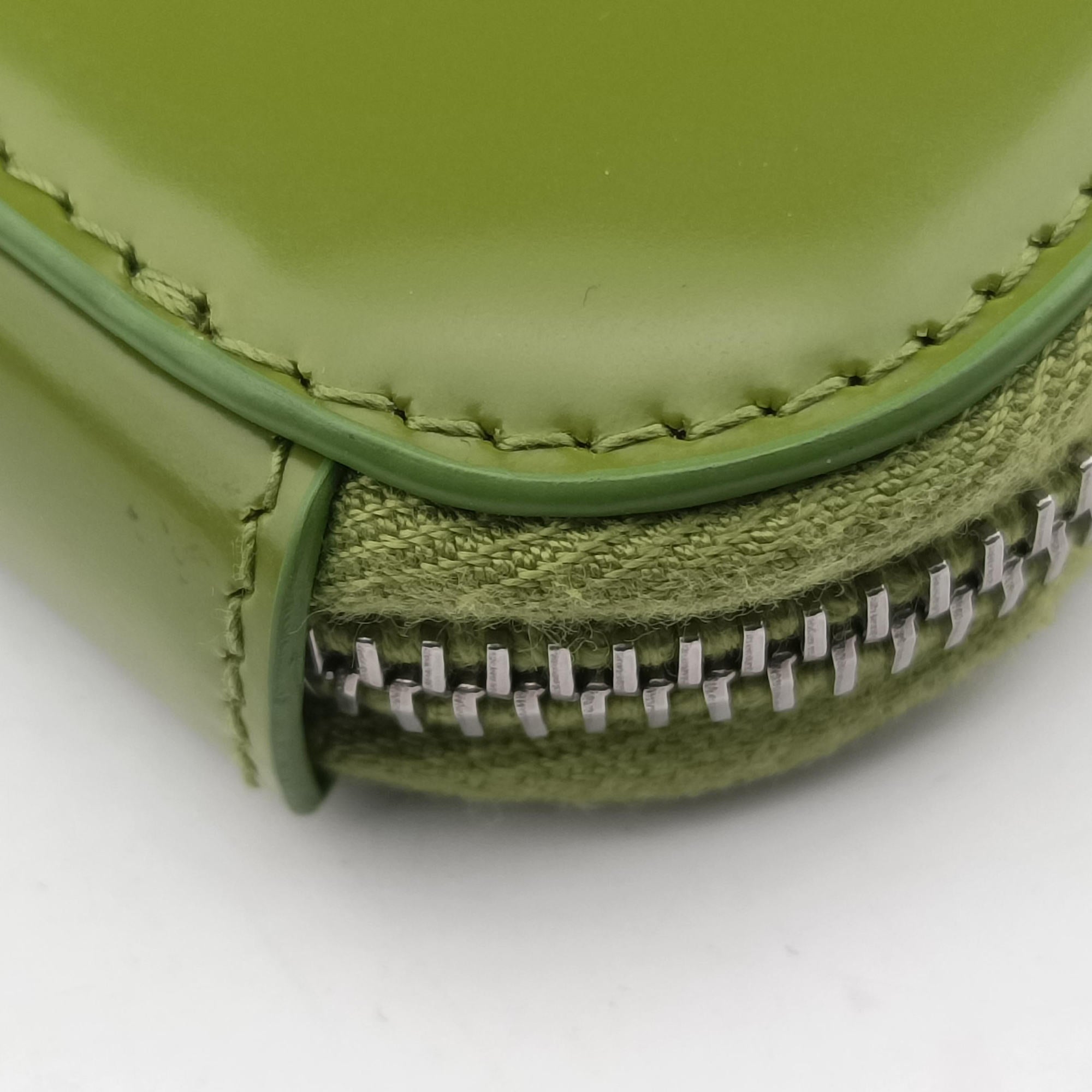 Pre-owned Prada Triangle Logo Plate Green SAFFIANO Leather 1NR015 shoulderbag | stylenewstar