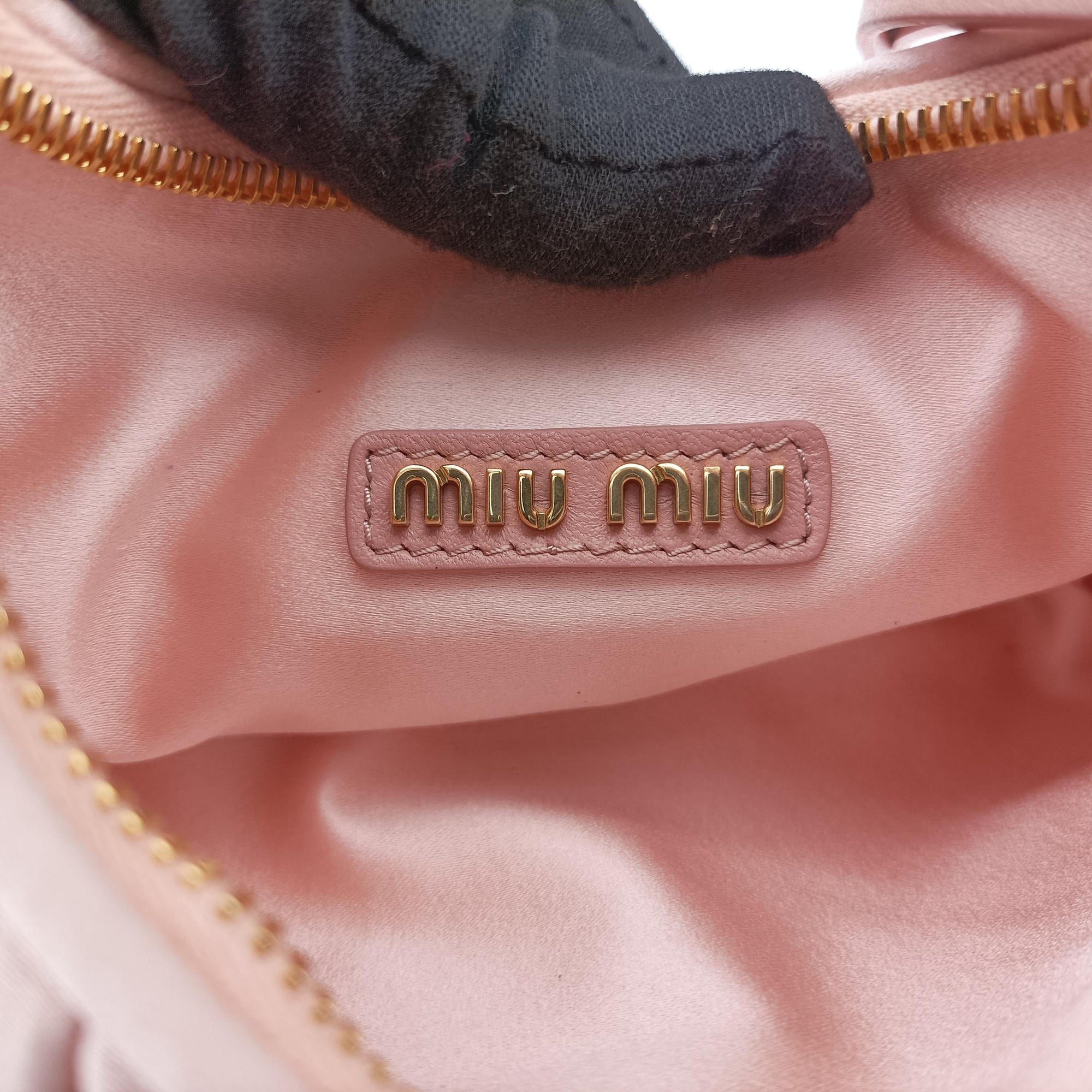 Pre-owned Miu Miu Wander Matelasse hobo Alabaster Pink Satin 5BC125 shoulderbag | stylenewstar