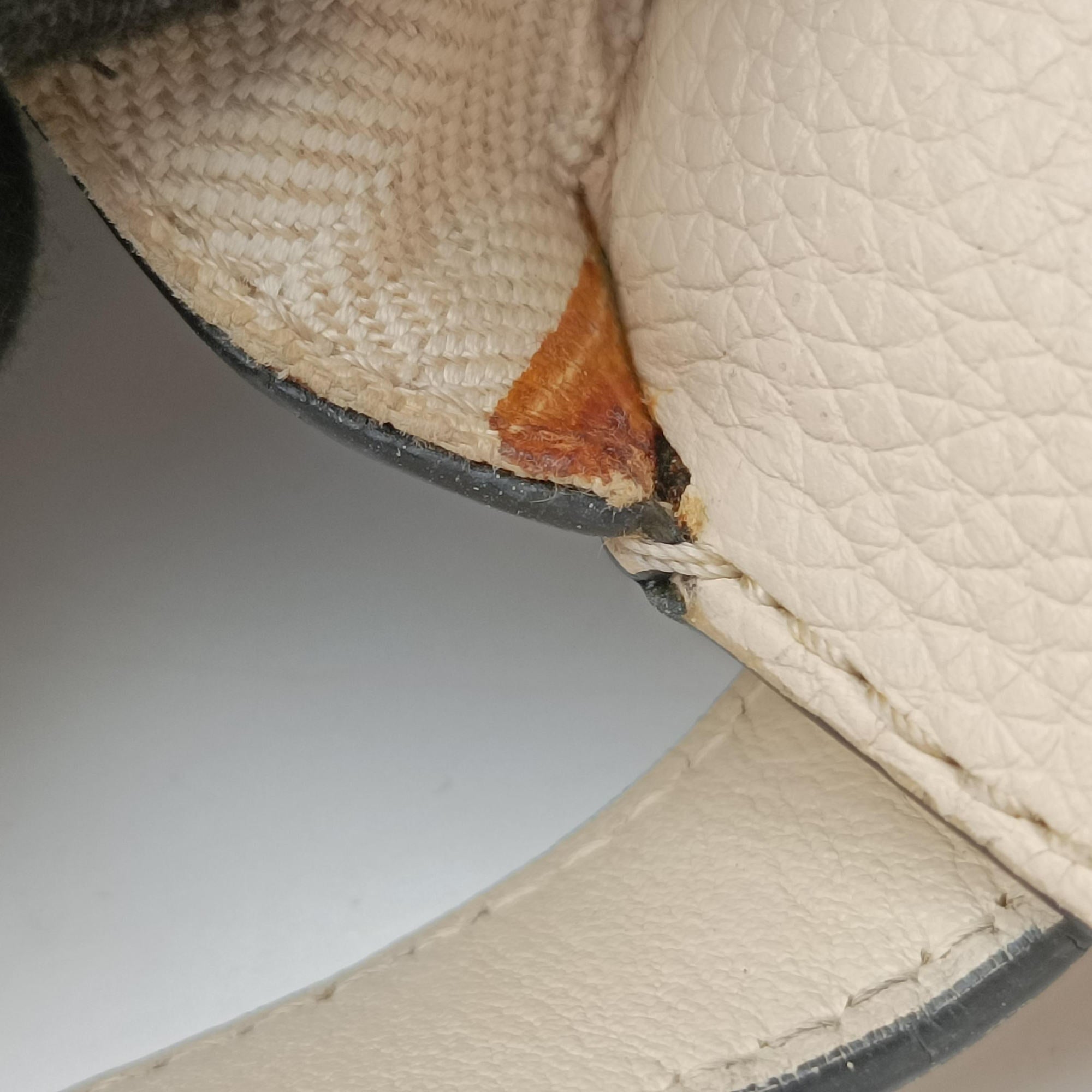 Pre-owned Loewe Hammock Beige Leather  handbag | stylenewstar