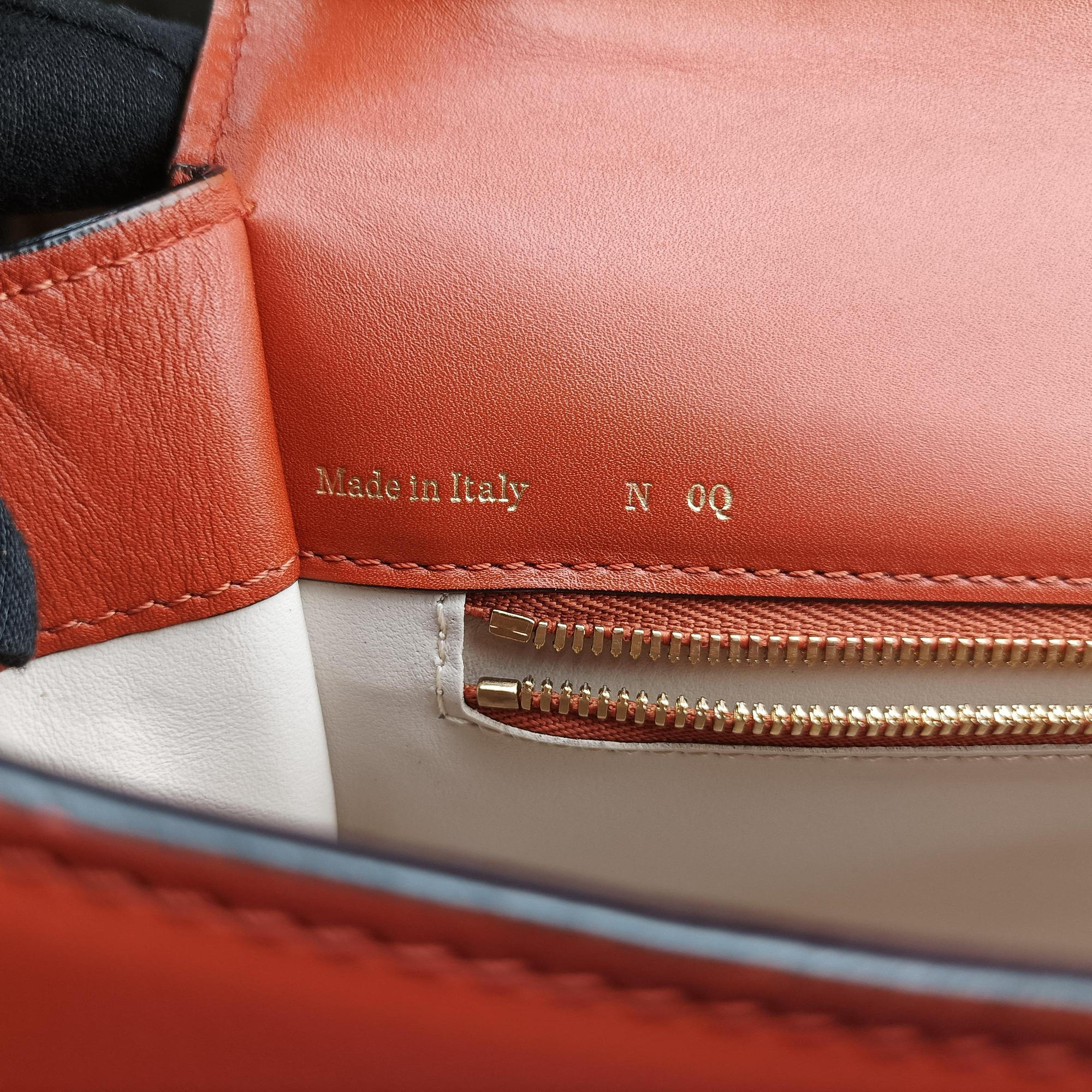 Pre-owned Valextra Iside orange brown Calf Leather  shoulderbag | stylenewstar