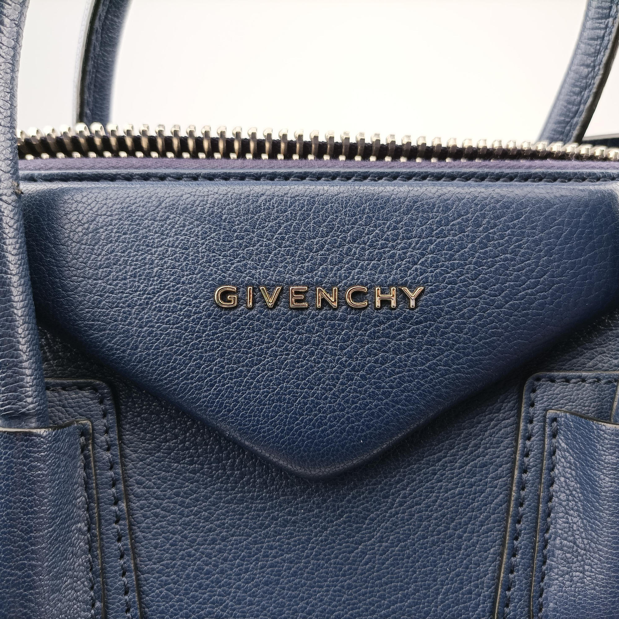 Pre-owned Givenchy Antigona Medium Navy leather  shoulderbag | stylenewstar