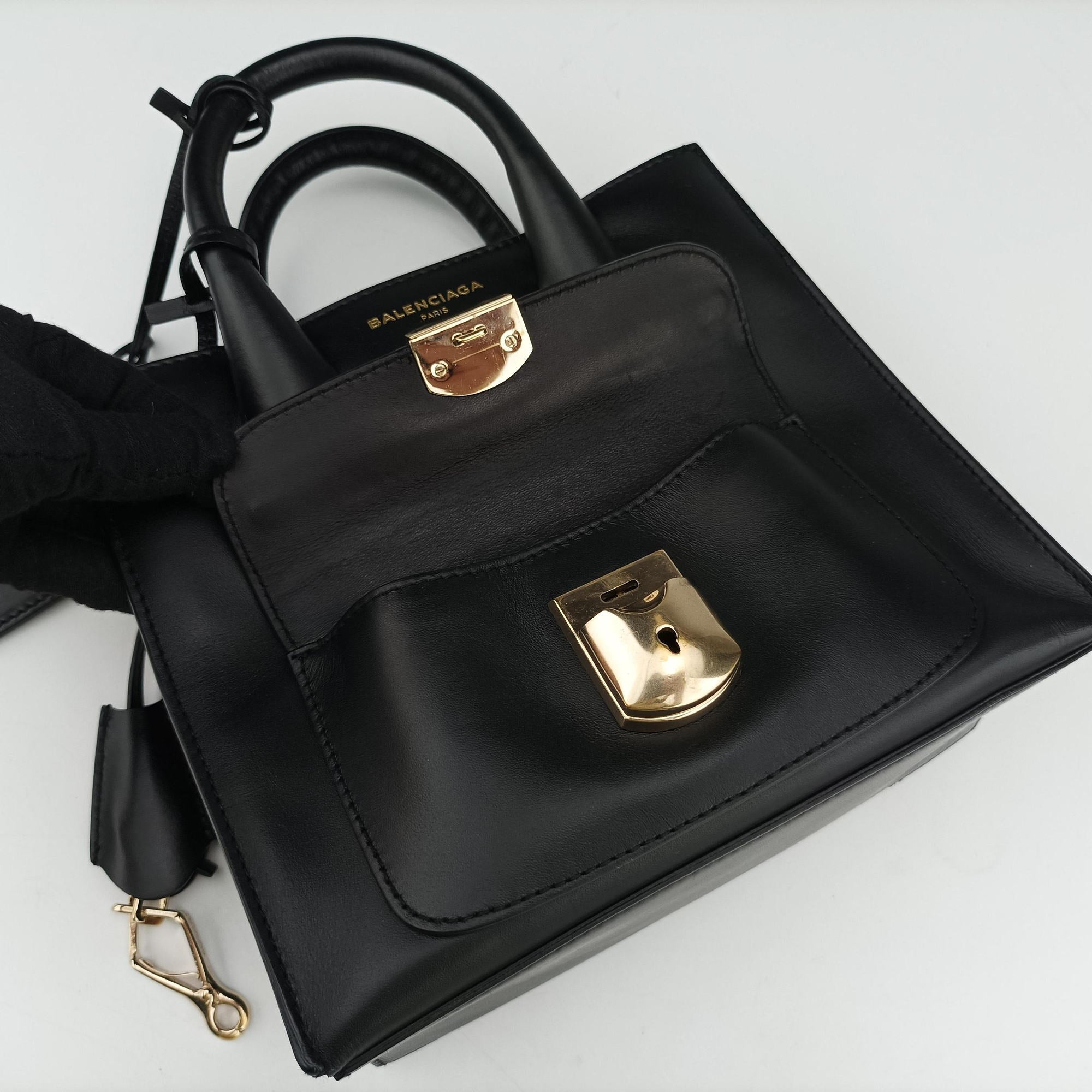Vintage Balenciaga Padlock All Afternoon Black Leather  shoulderbag | stylenewstar