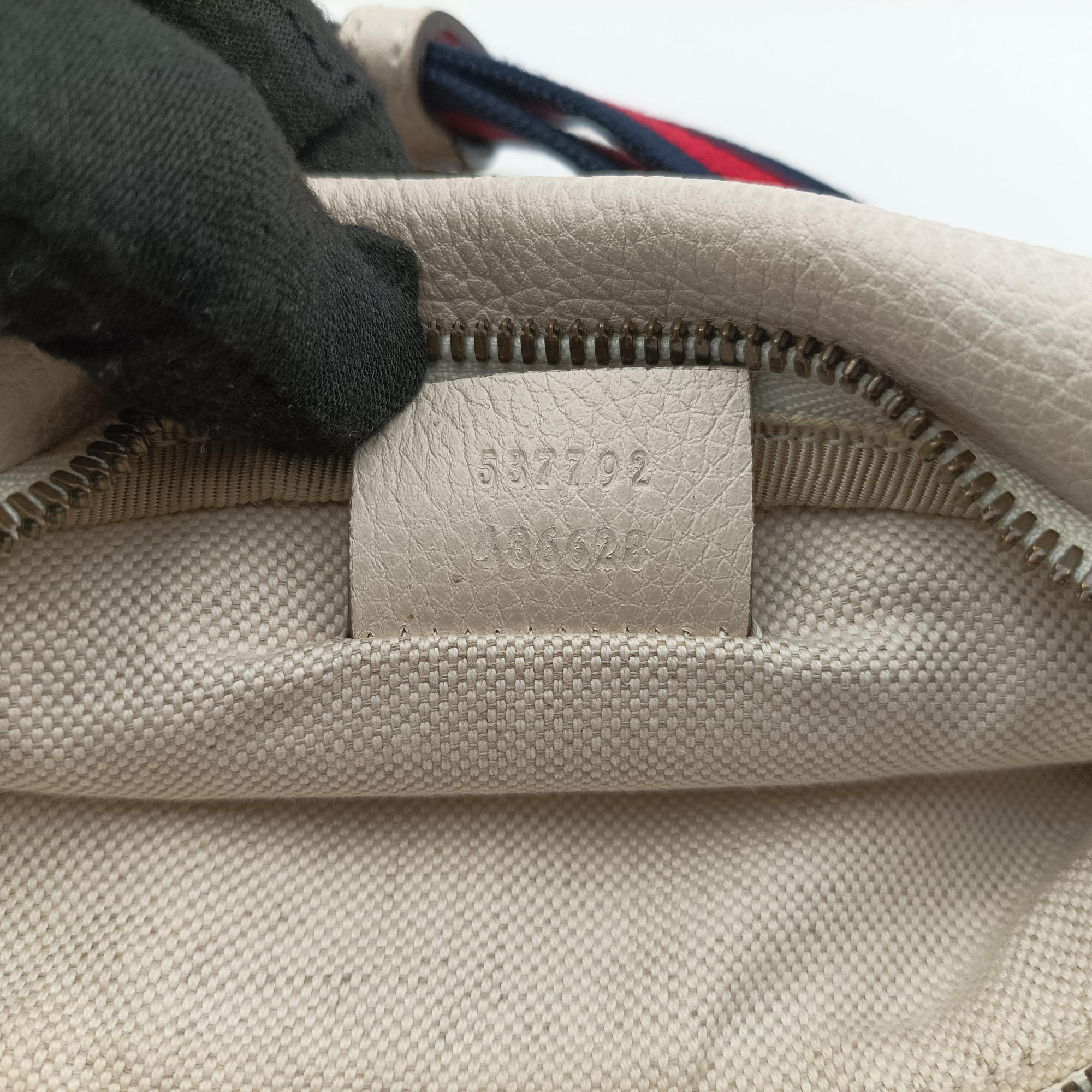 Pre-owned Gucci Gucci Print White Leather 527792 bum bag/waist bag | stylenewstar