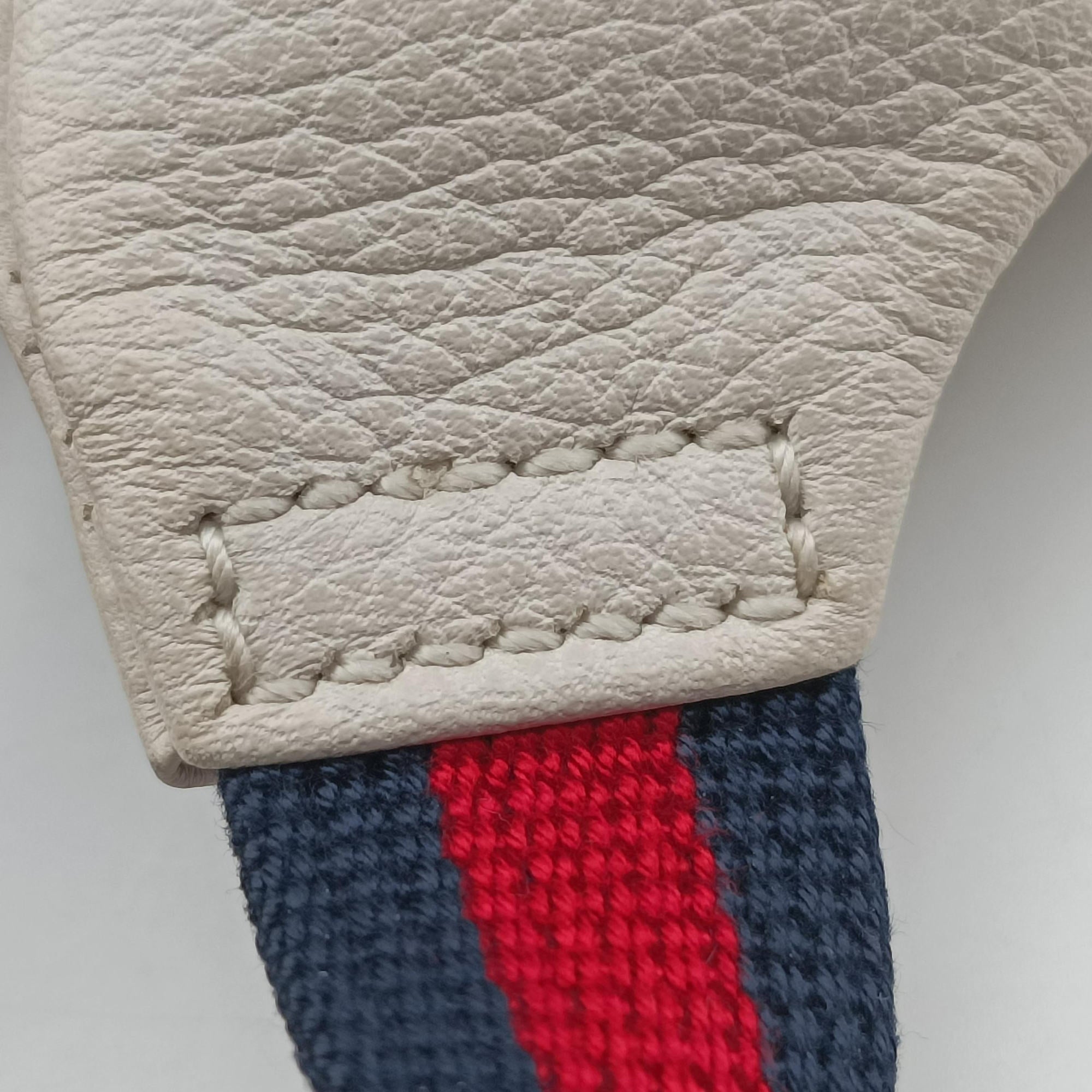 Pre-owned Gucci Gucci Print White Leather 527792 bum bag/waist bag | stylenewstar