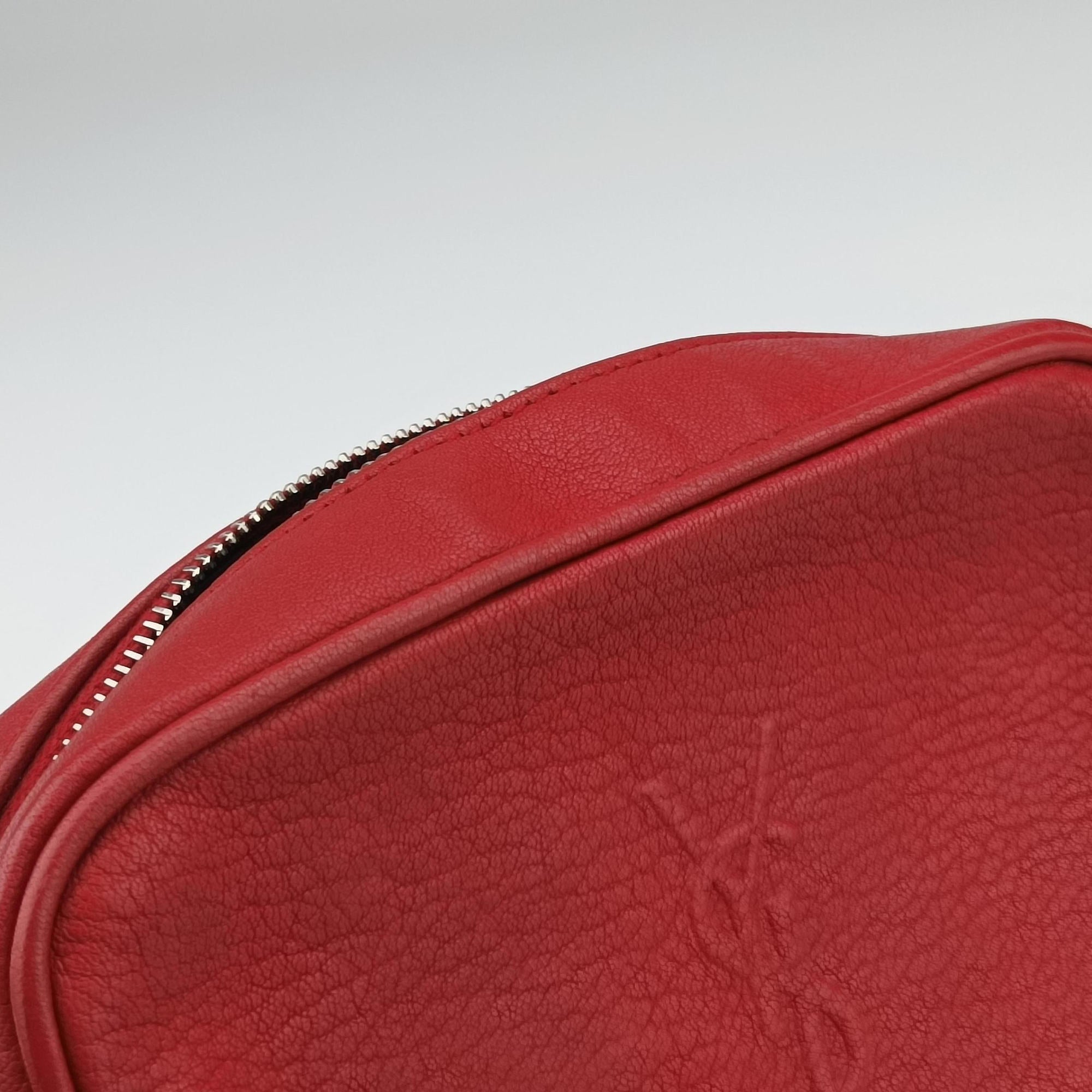 Pre-owned Yves Saint Laurent Lou camera Red Leather 527096 shoulderbag | stylenewstar
