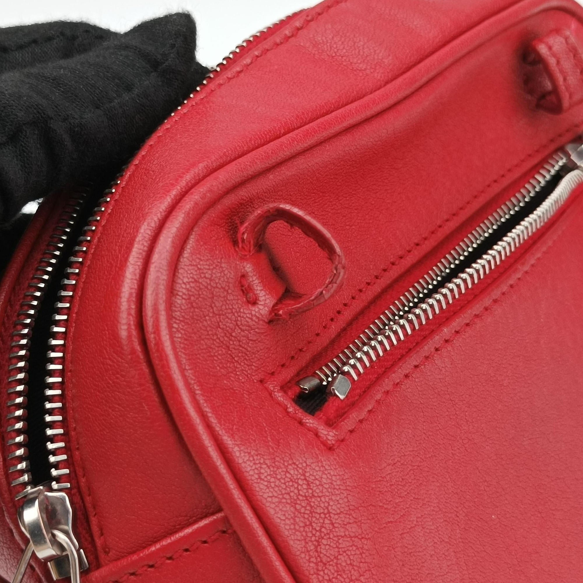 Pre-owned Yves Saint Laurent Lou camera Red Leather 527096 shoulderbag | stylenewstar
