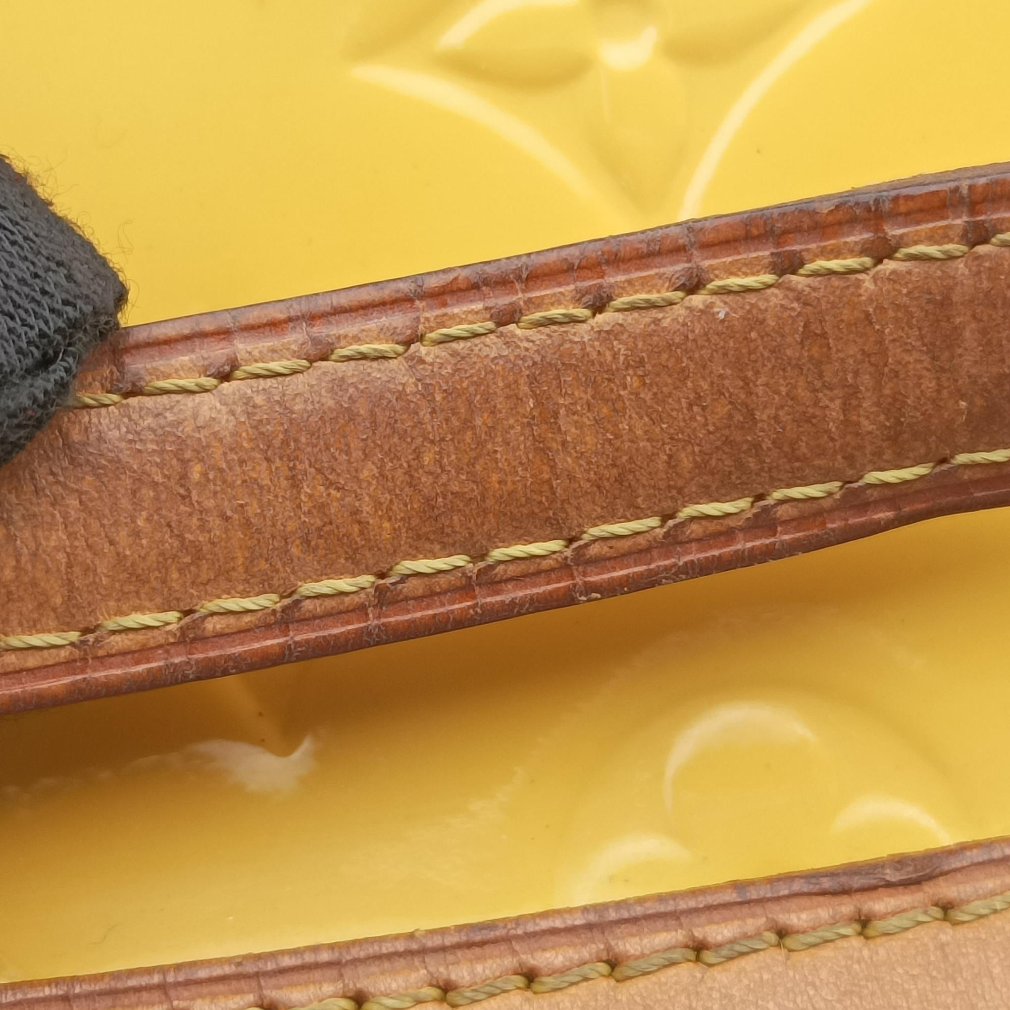 Pre-owned Louis Vuitton Brea MM Dunne Vernis M90180 shoulderbag | stylenewstar