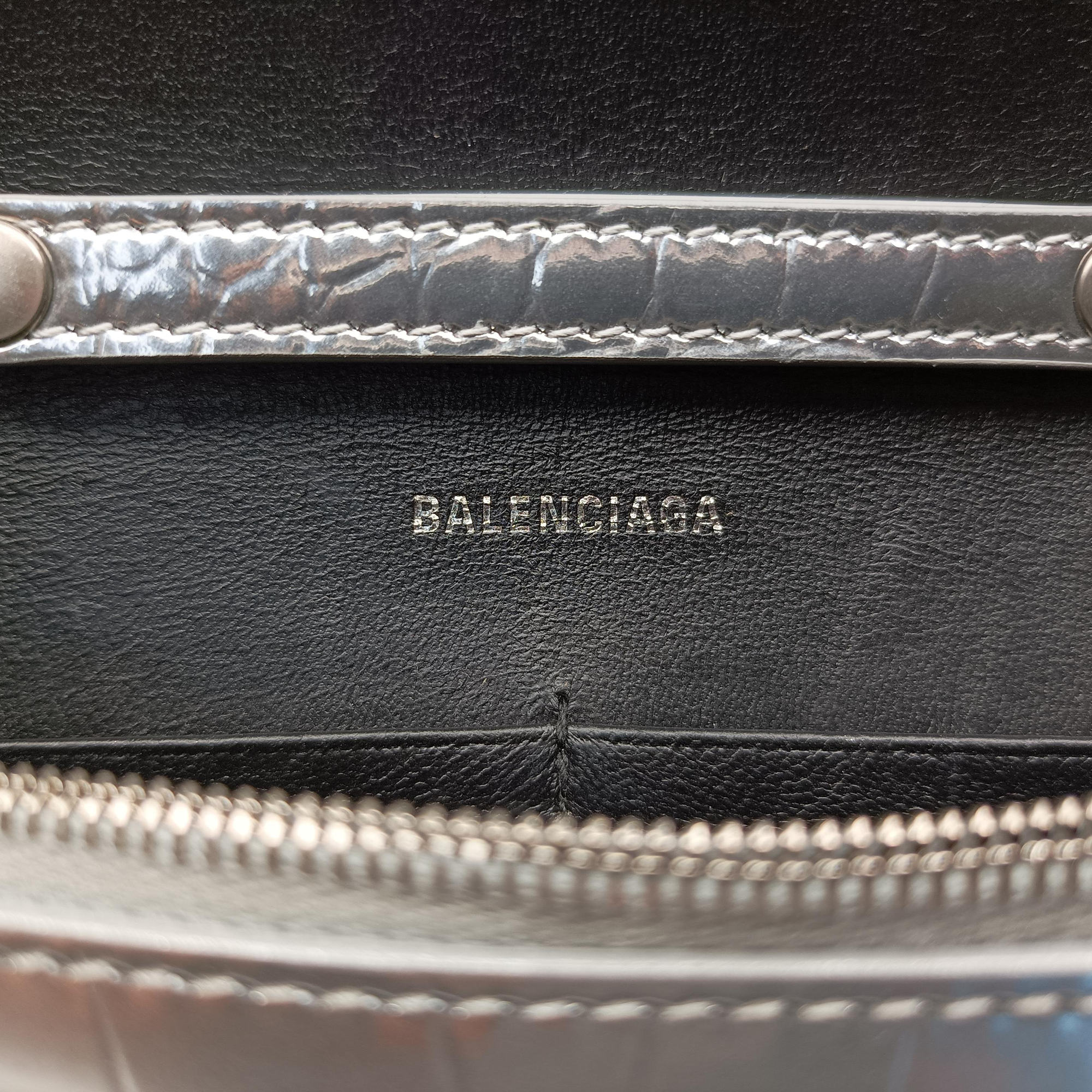 Pre-owned Balenciaga Hourglass Silver Leather  shoulderbag | stylenewstar