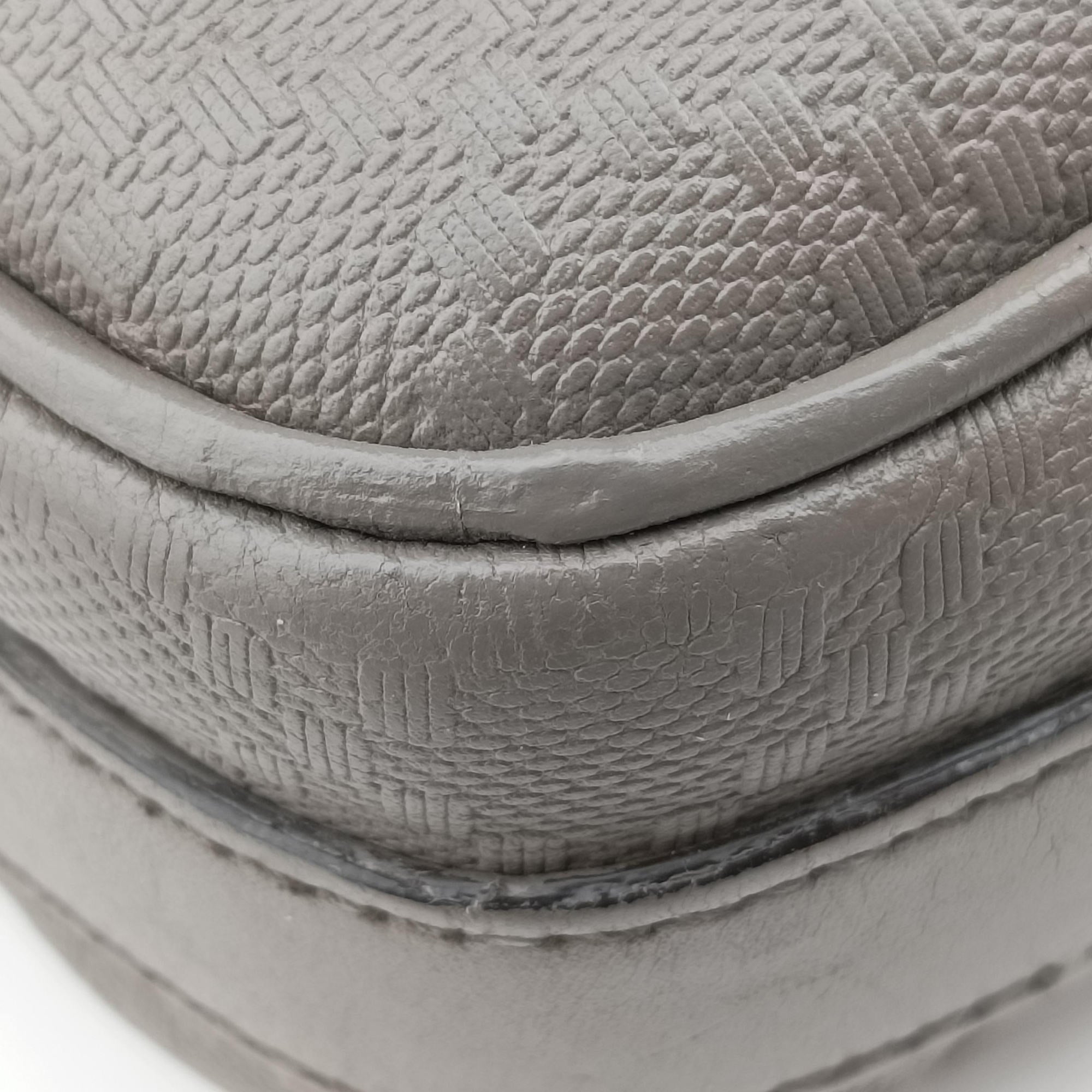 Pre-owned Gucci Diamante Grey Leather 208463 handbag | stylenewstar