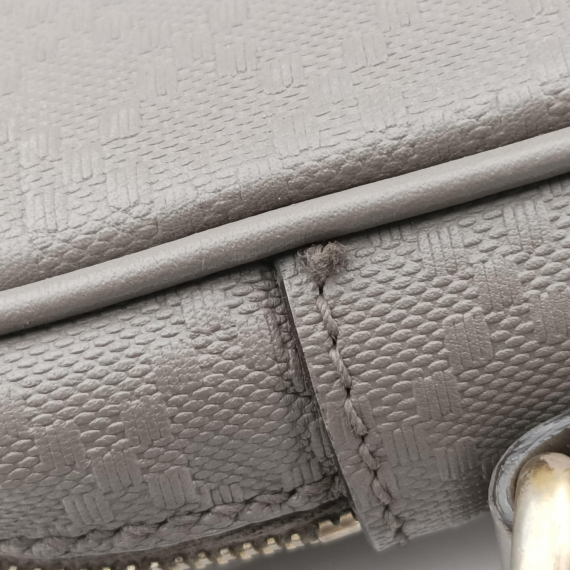 Pre-owned Gucci Diamante Grey Leather 208463 handbag | stylenewstar