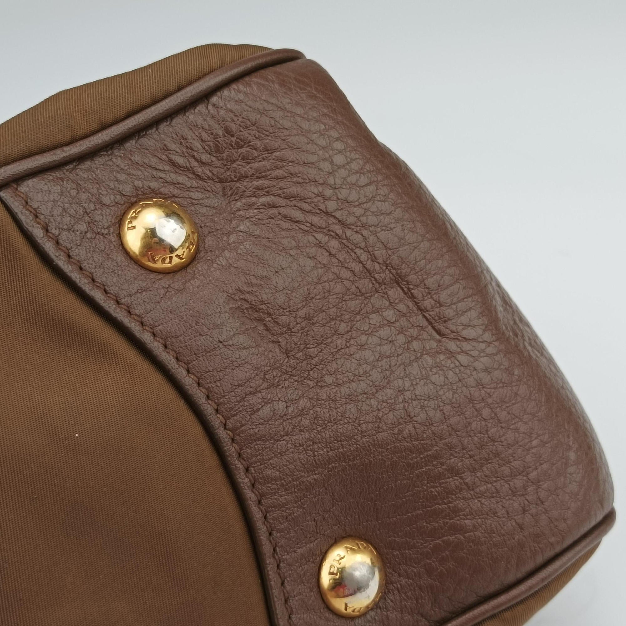 Secondhand Prada Tessuto Nappa Gaufre Satchel Rovere Brown nylon×Leather  shoulderbag | stylenewstar