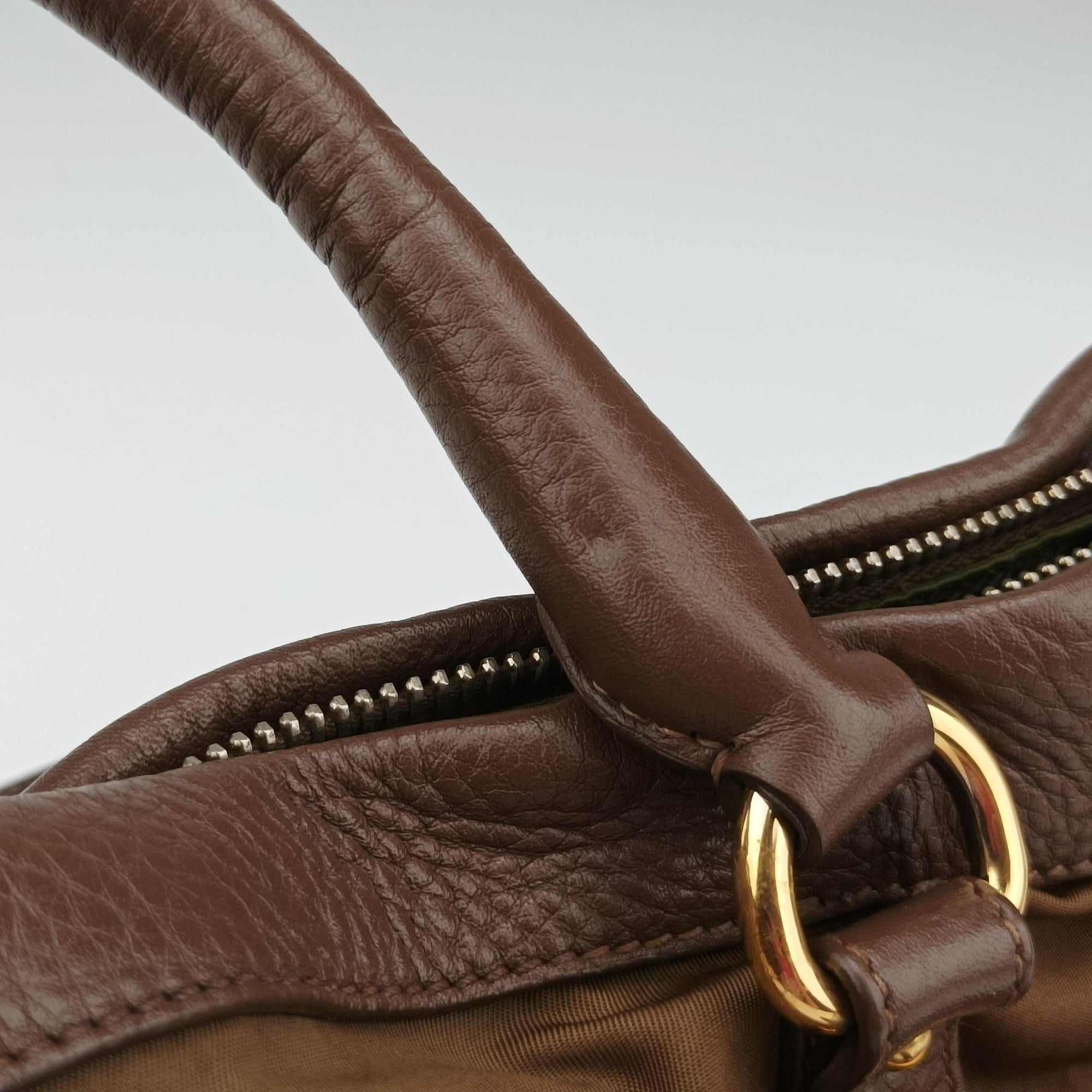 Secondhand Prada Tessuto Nappa Gaufre Satchel Rovere Brown nylon×Leather  shoulderbag | stylenewstar