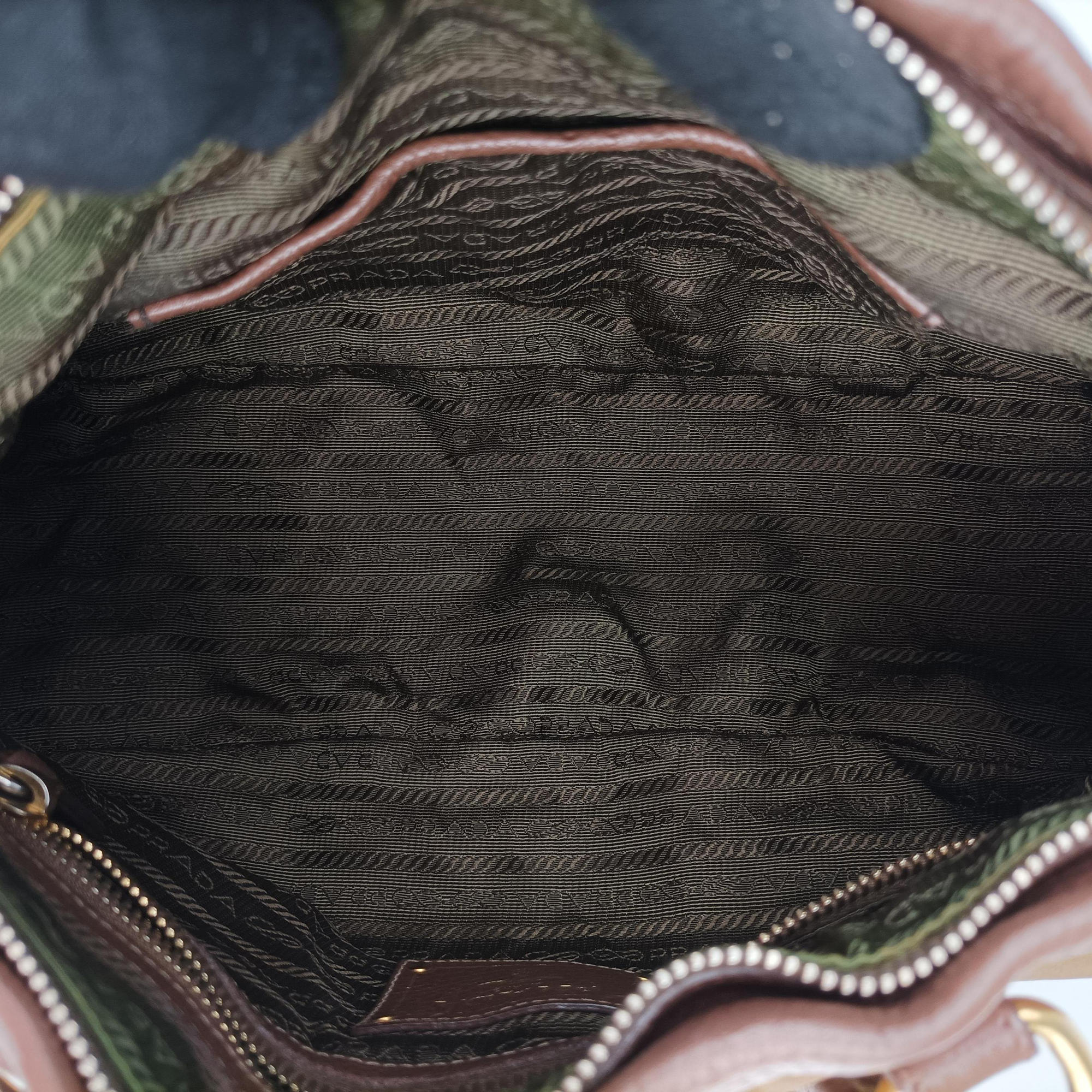 Secondhand Prada Tessuto Nappa Gaufre Satchel Rovere Brown nylon×Leather  shoulderbag | stylenewstar