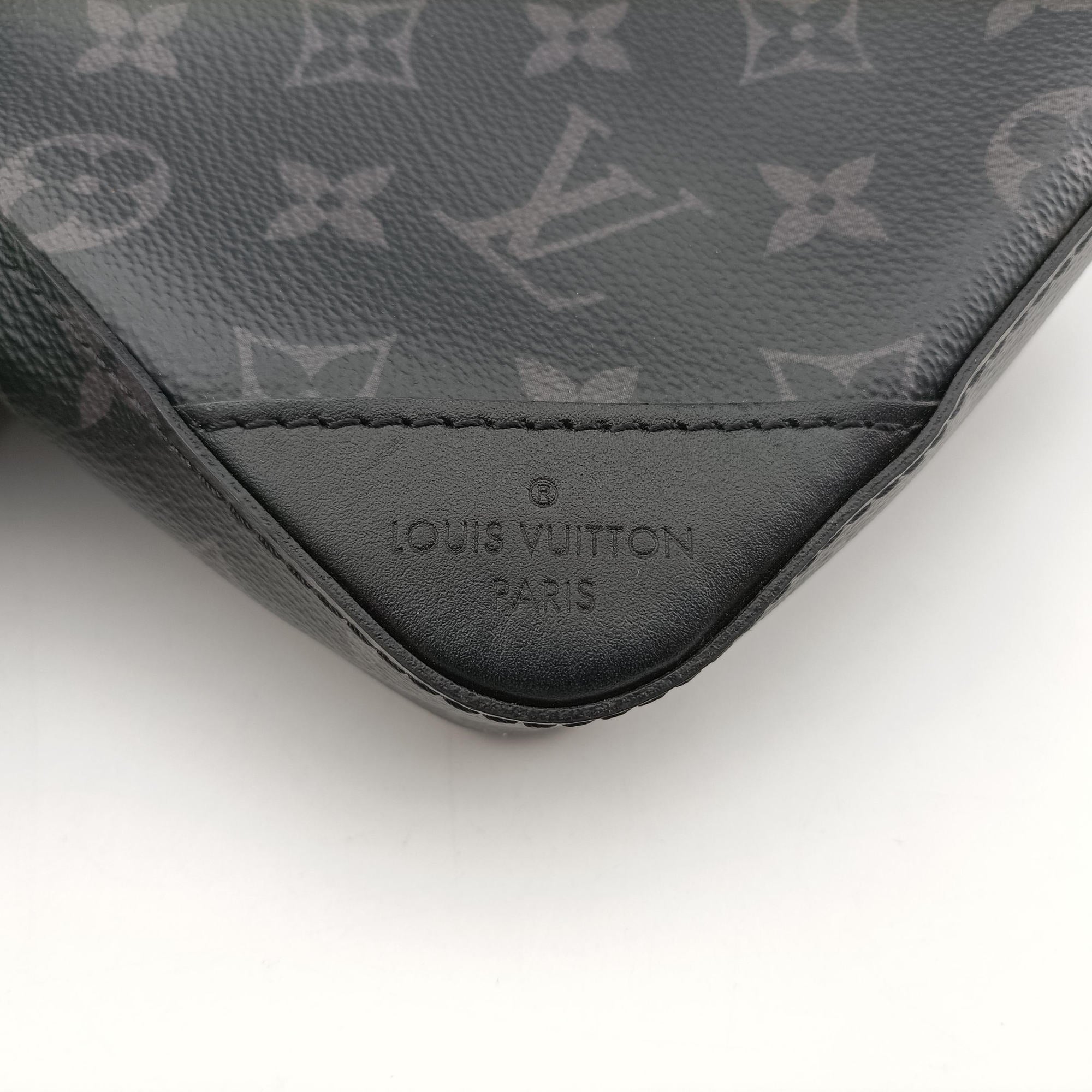 Pre-owned Louis Vuitton Trio Messenger black Monogram Eclipse Reverse M69443 shoulderbag | stylenewstar