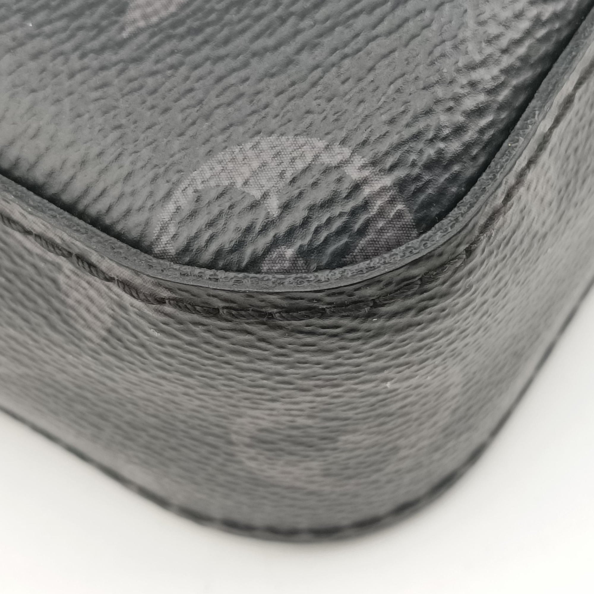 Pre-owned Louis Vuitton Trio Messenger black Monogram Eclipse Reverse M69443 shoulderbag | stylenewstar