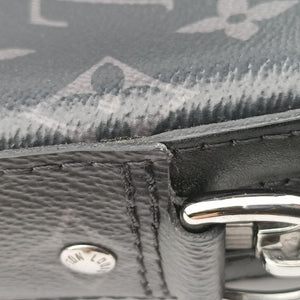 Pre-owned Louis Vuitton Trio Messenger black Monogram Eclipse Reverse M69443 shoulderbag | stylenewstar