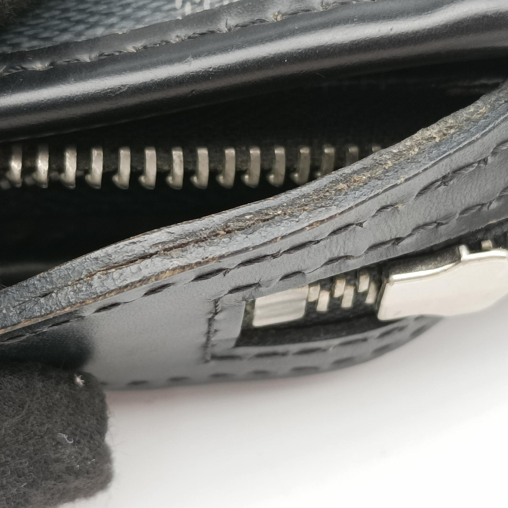 Secondhand Louis Vuitton TADAO Noir Damier Graphite N51192 shoulderbag | stylenewstar