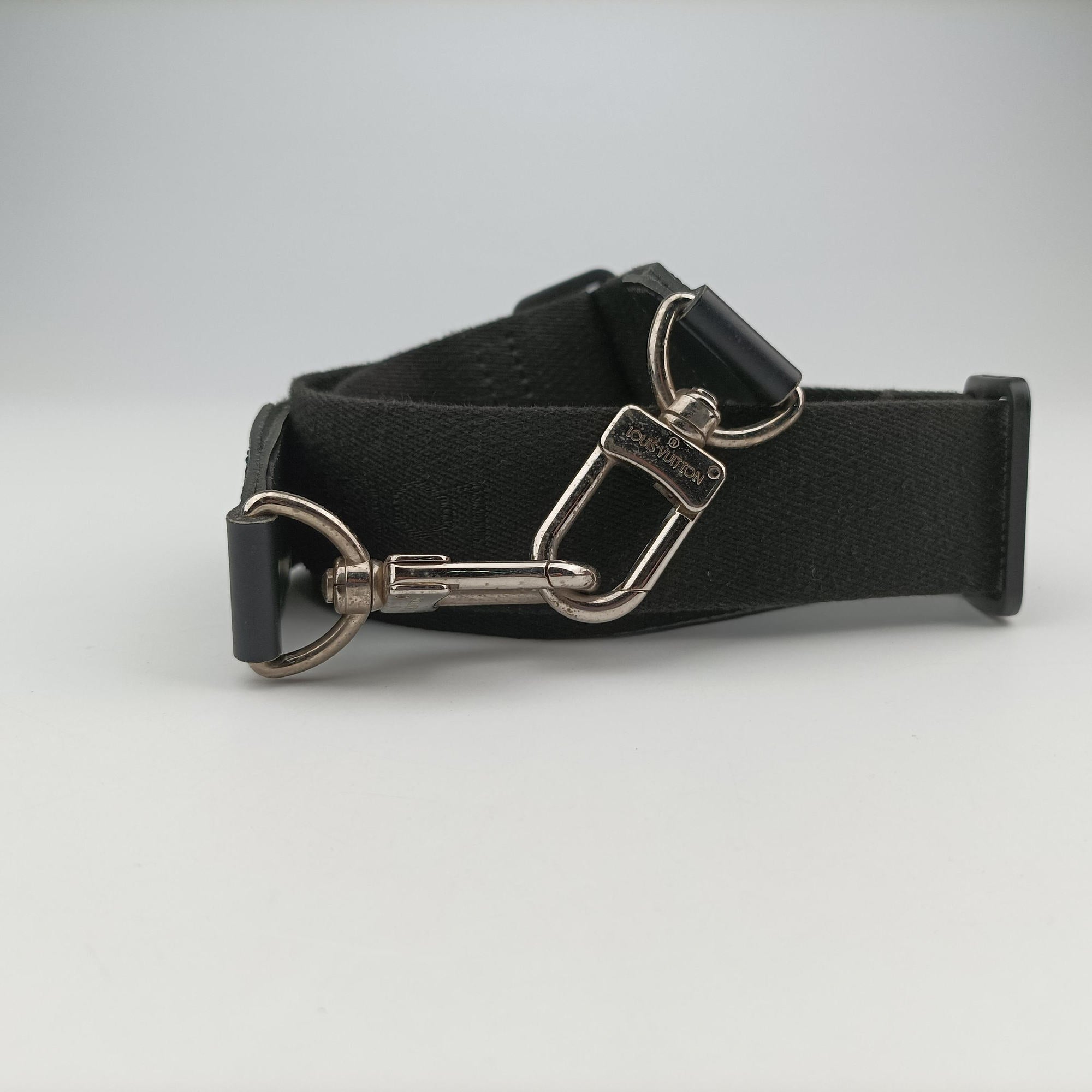 Secondhand Louis Vuitton TADAO Noir Damier Graphite N51192 shoulderbag | stylenewstar