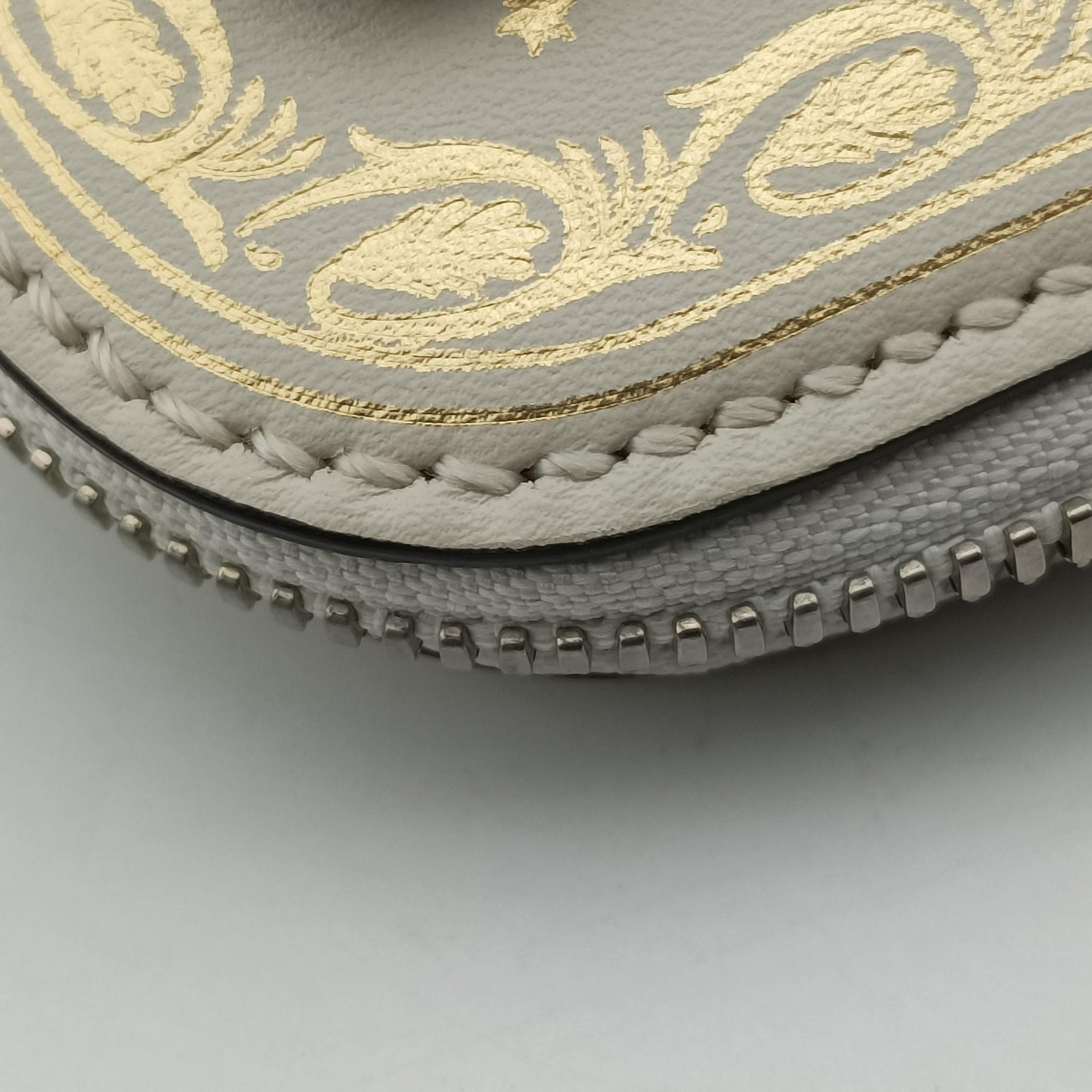 Vintage Gucci SEGA collaboration GUCCY print White Leather 511189 shoulderbag | stylenewstar