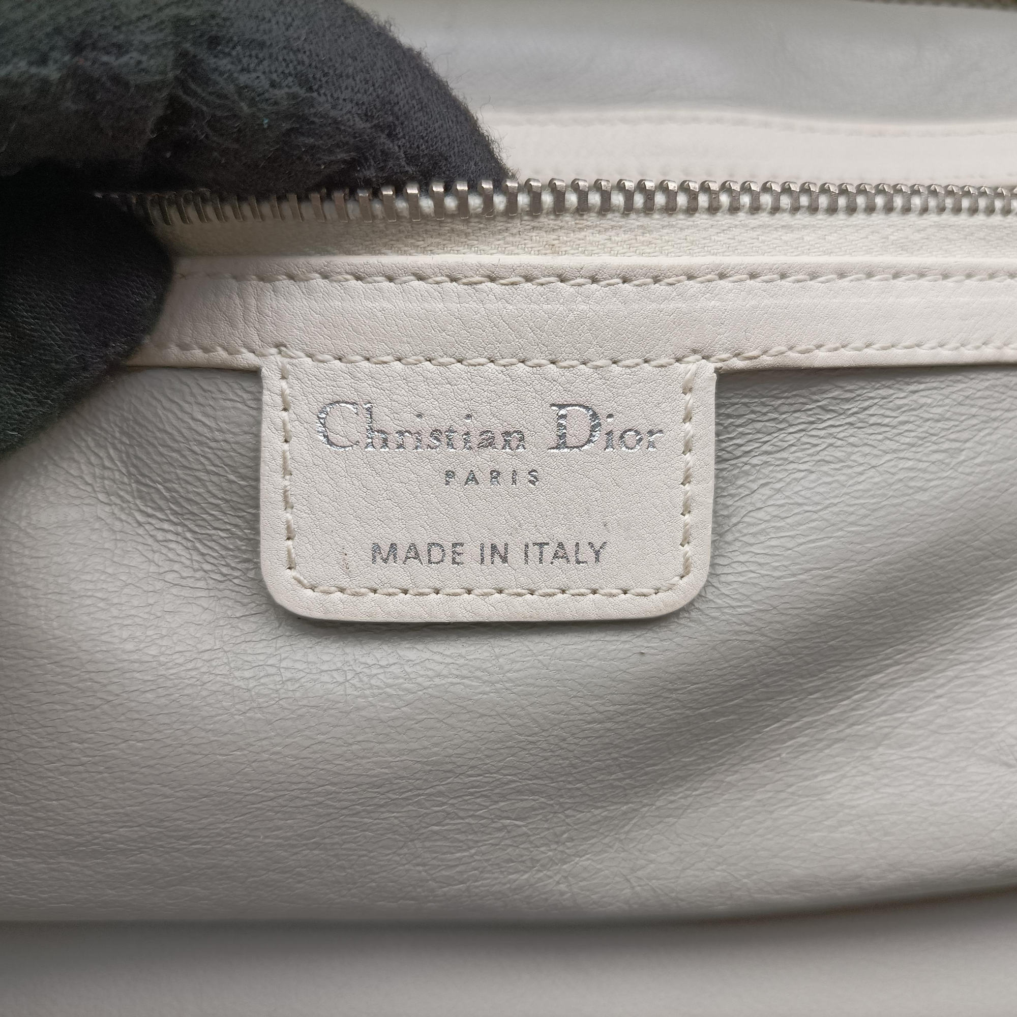 Pre-owned Christian Dior Detective White leather  handbag | stylenewstar