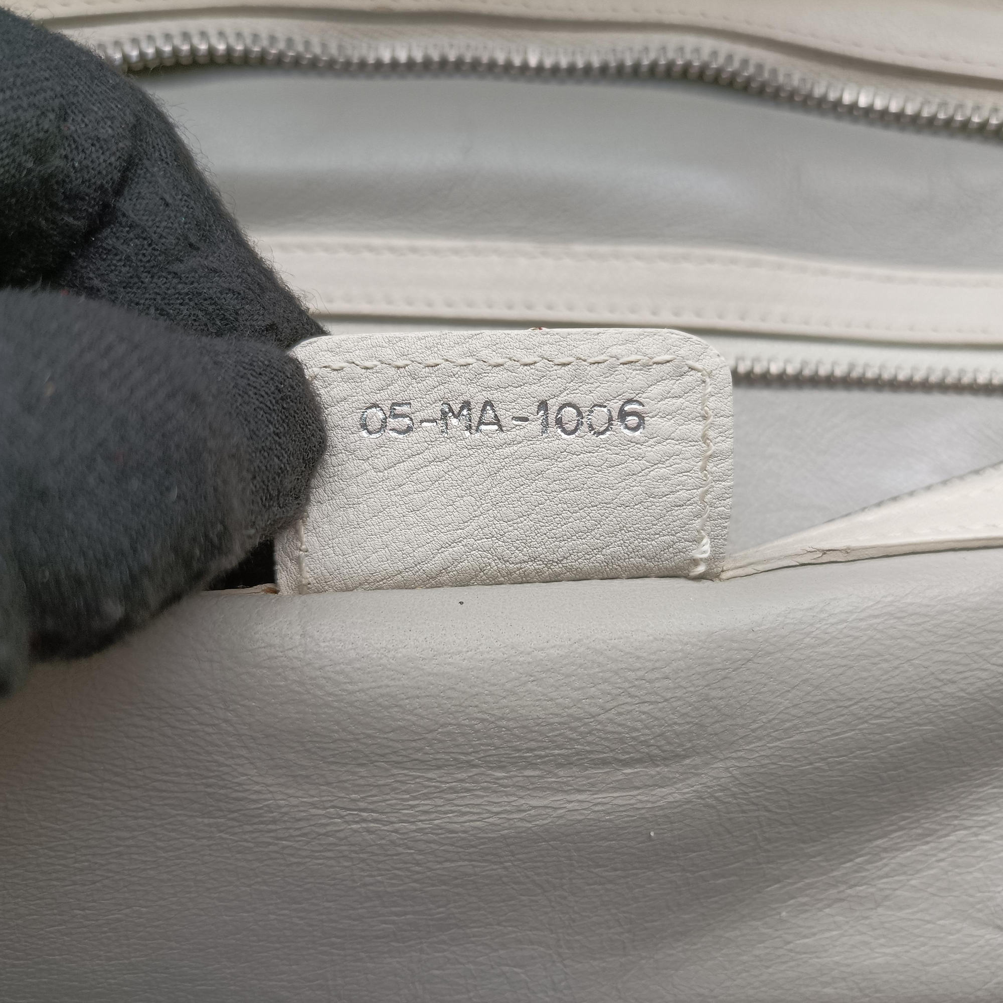 Pre-owned Christian Dior Detective White leather  handbag | stylenewstar