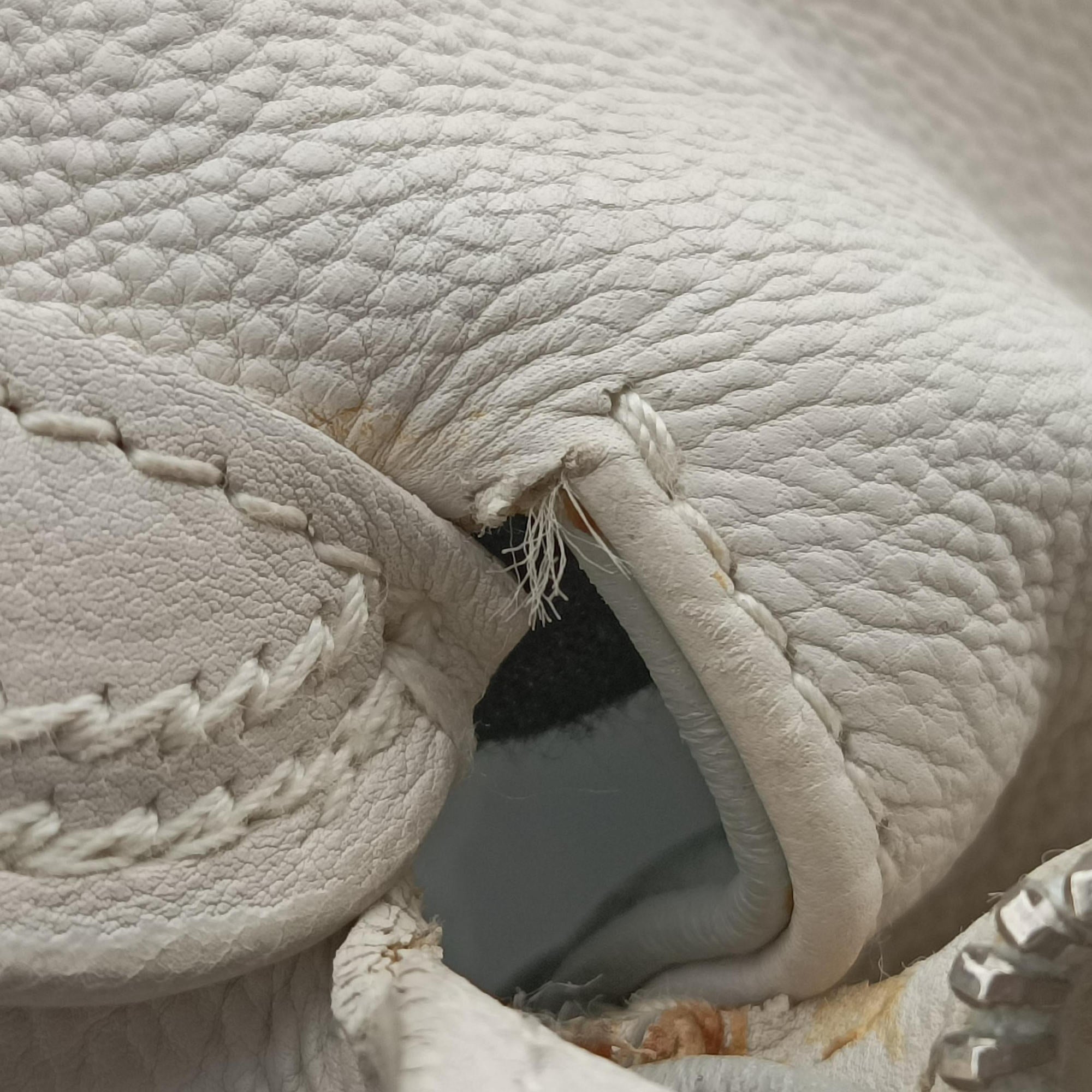 Pre-owned Christian Dior Detective White leather  handbag | stylenewstar