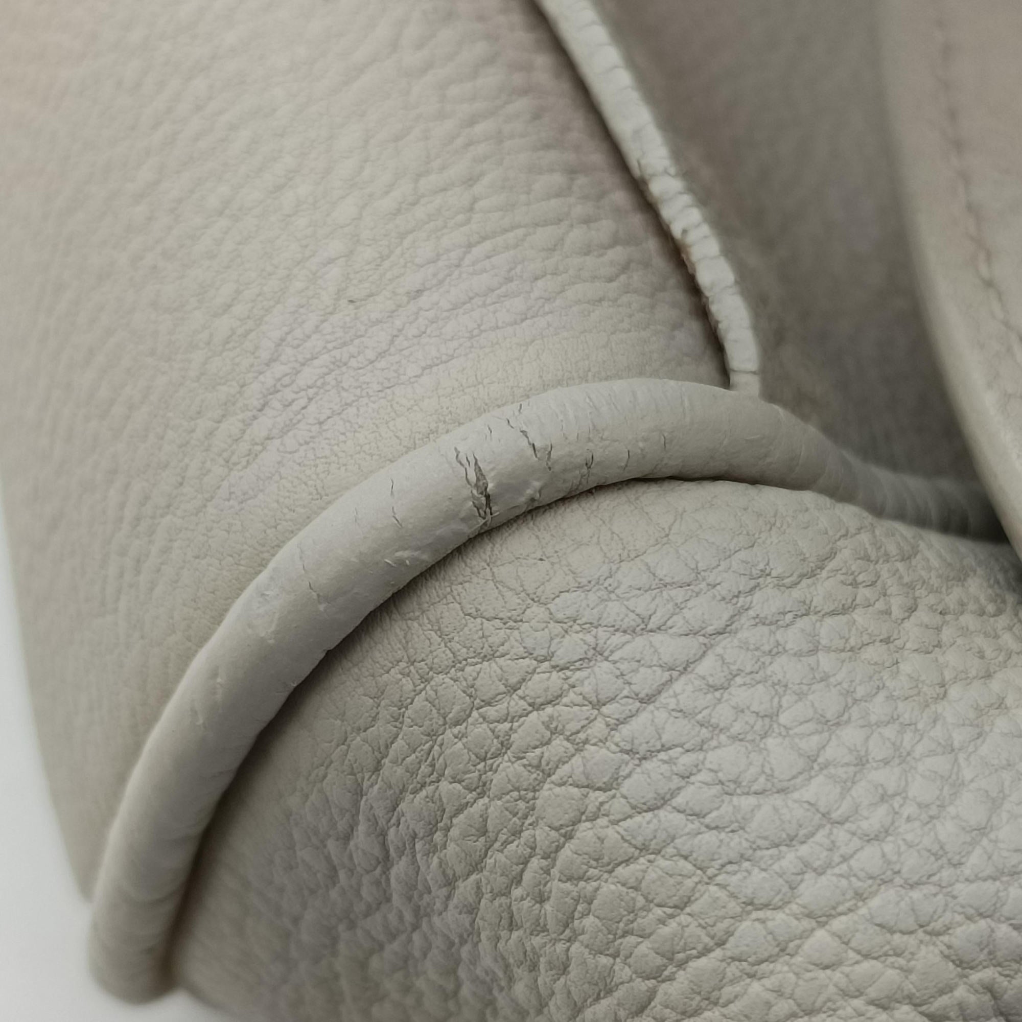 Pre-owned Christian Dior Detective White leather  handbag | stylenewstar